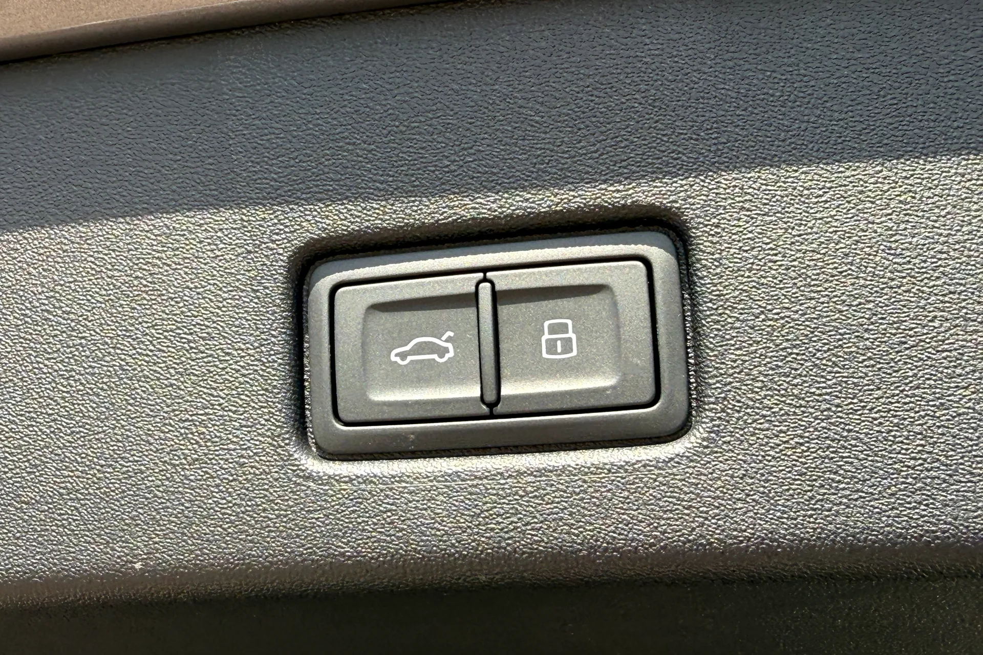 Audi Q4 thumbnail image number 41