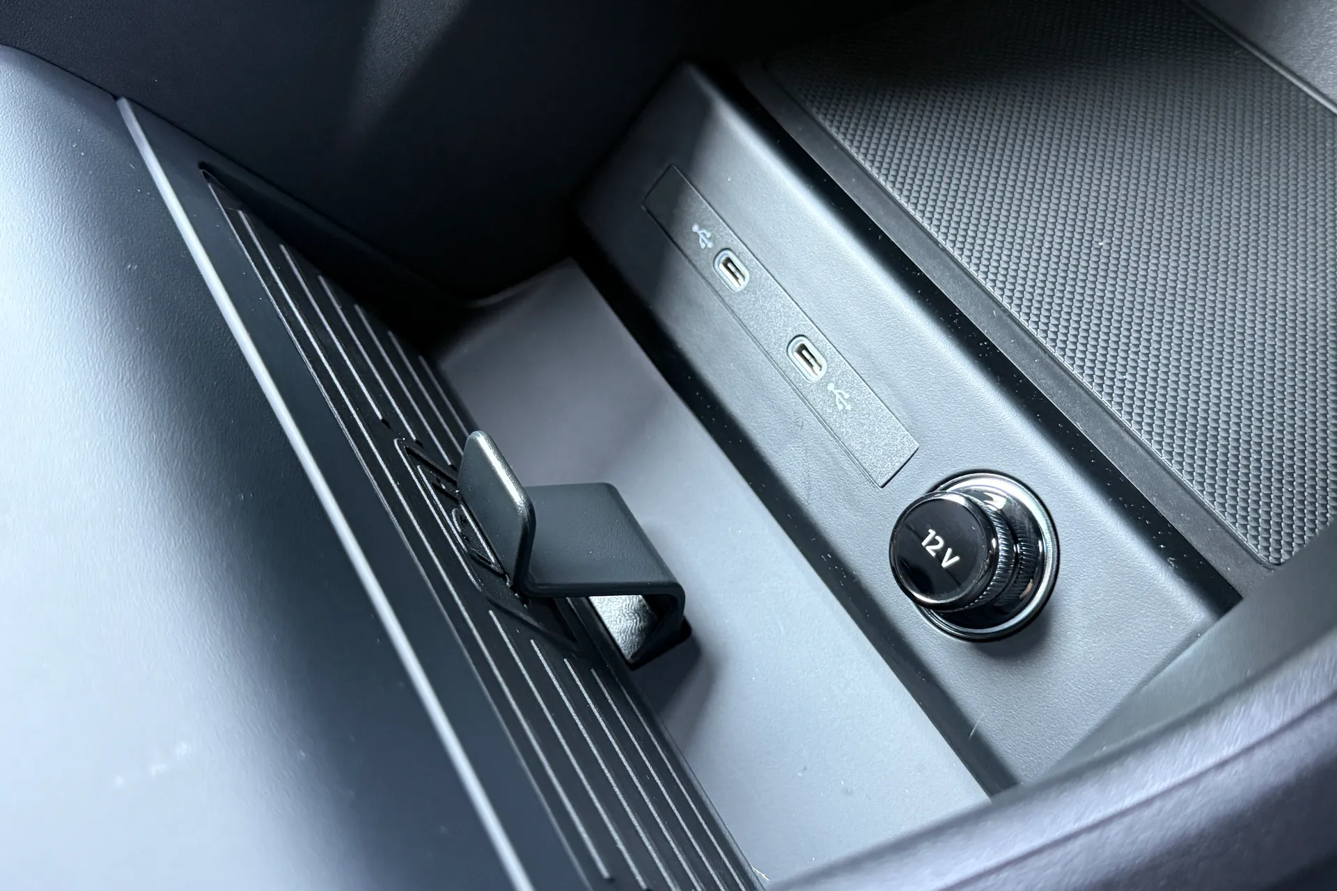 Audi Q4 thumbnail image number 18
