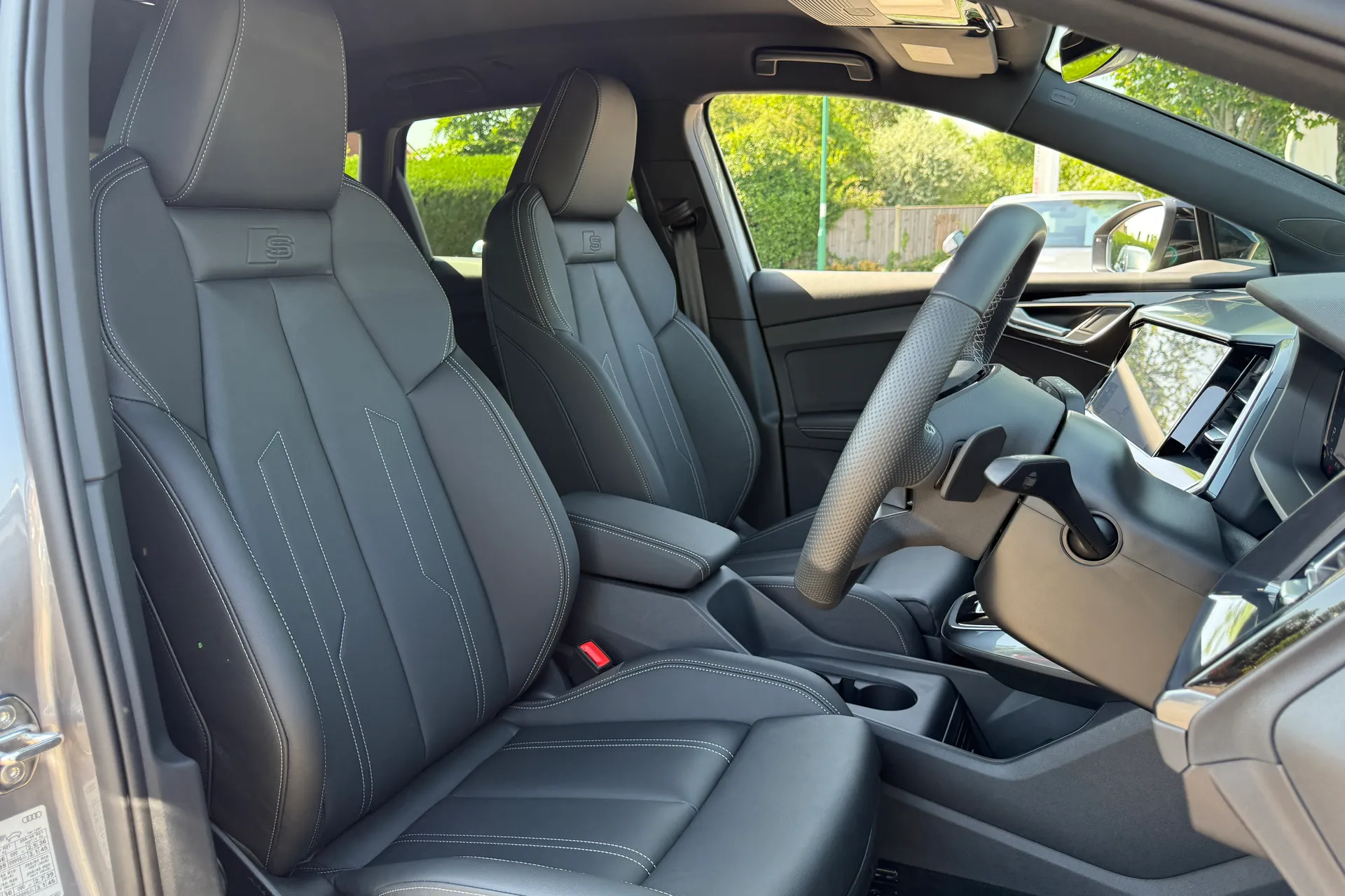 Audi Q4 thumbnail image number 30