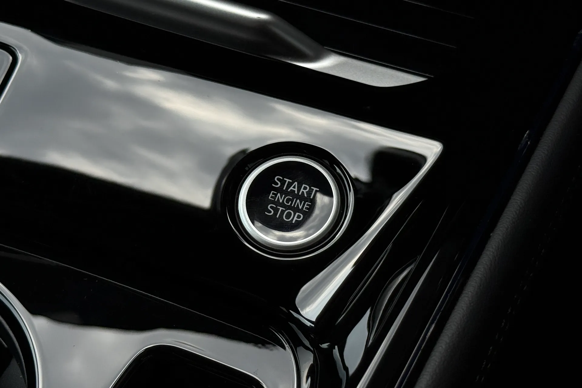 Audi Q3 thumbnail image number 14
