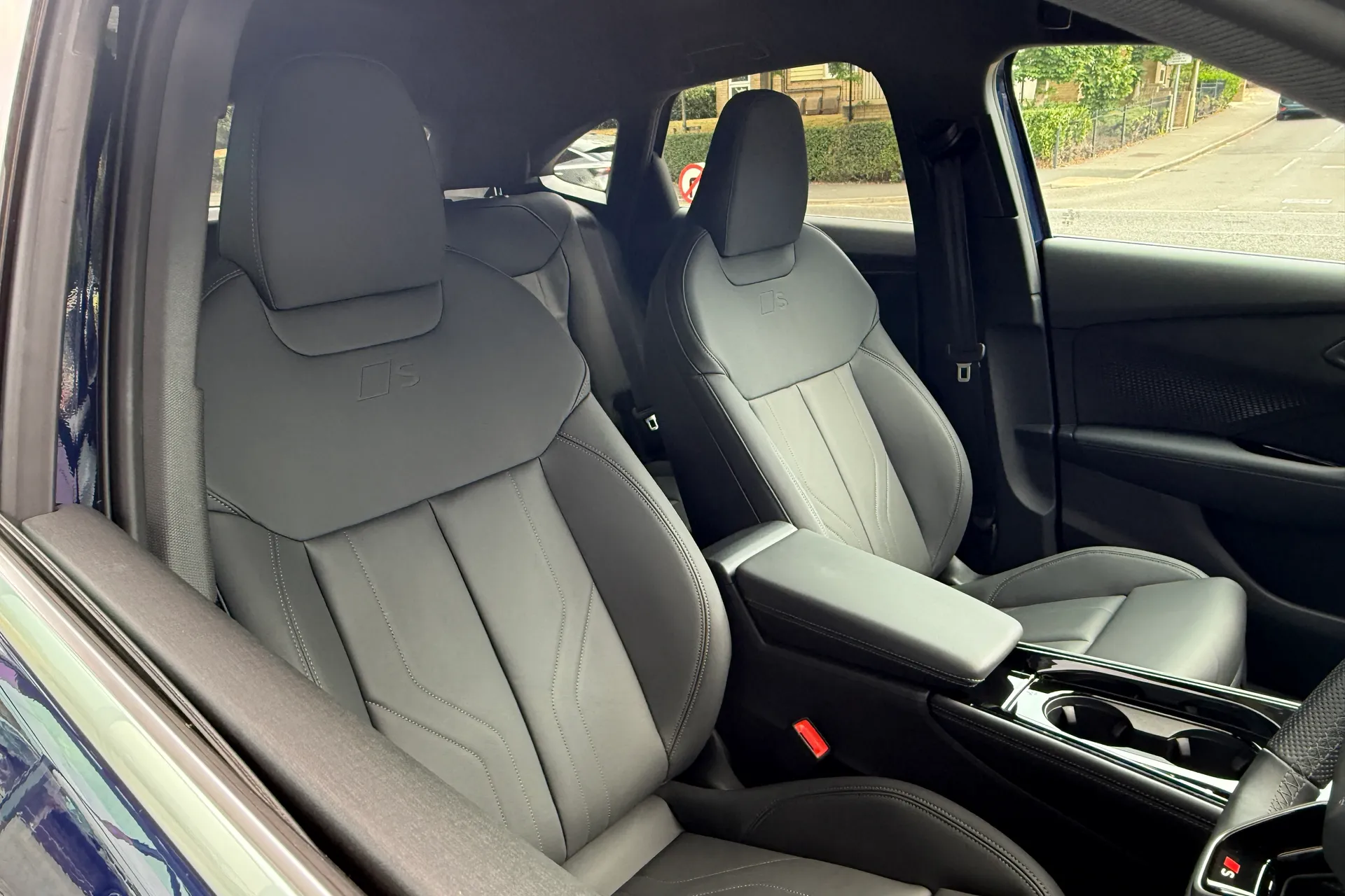 Audi Q3 thumbnail image number 29