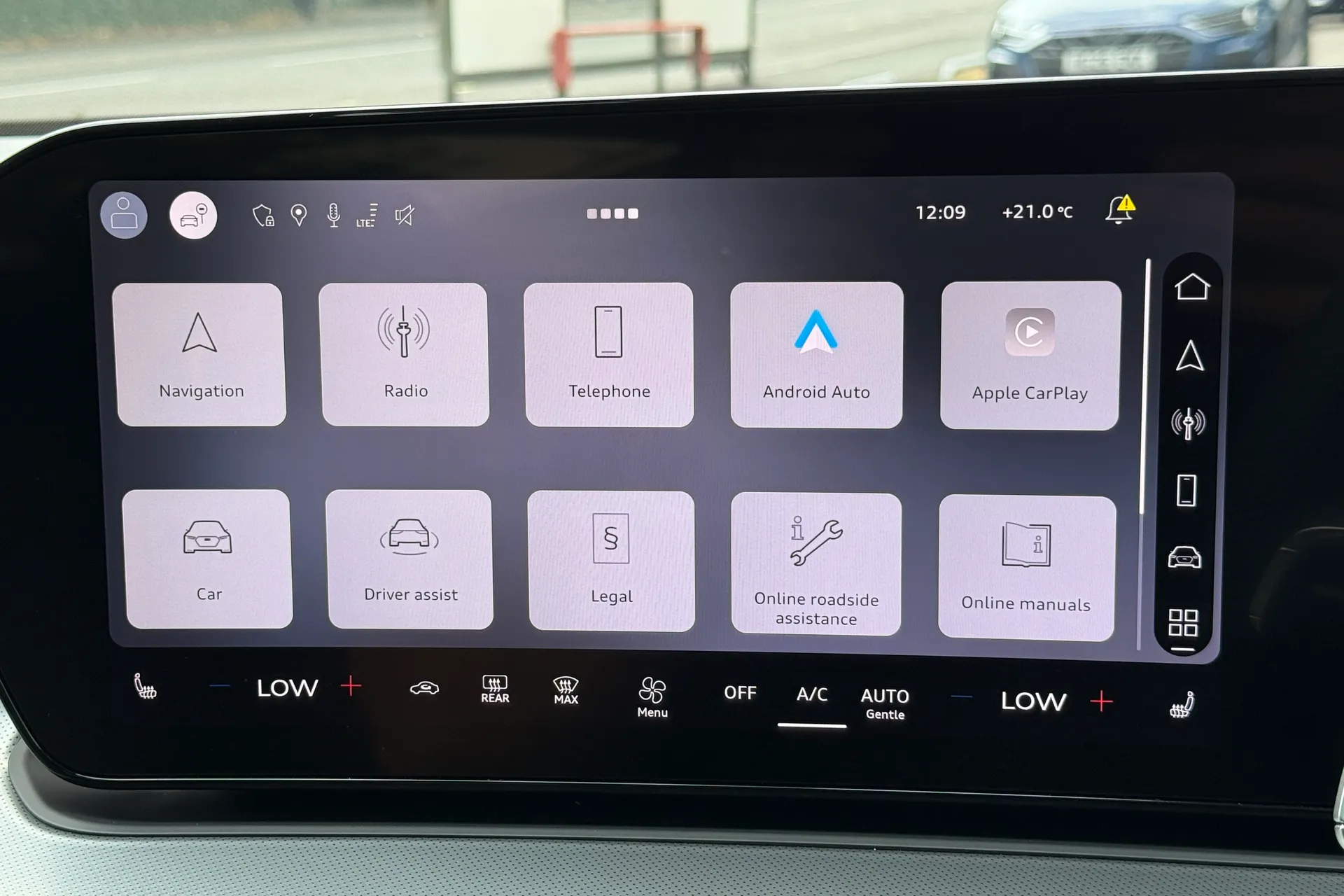 Audi Q3 thumbnail image number 19