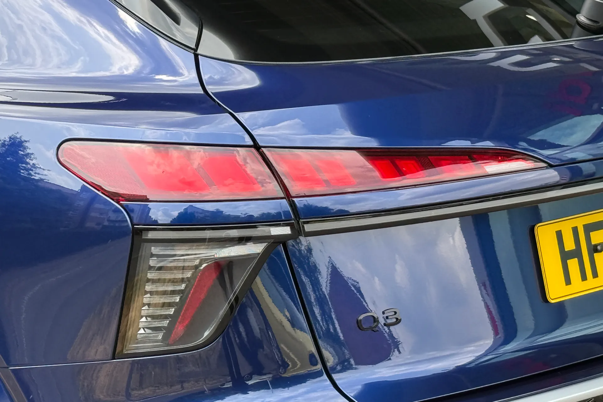 Audi Q3 thumbnail image number 43