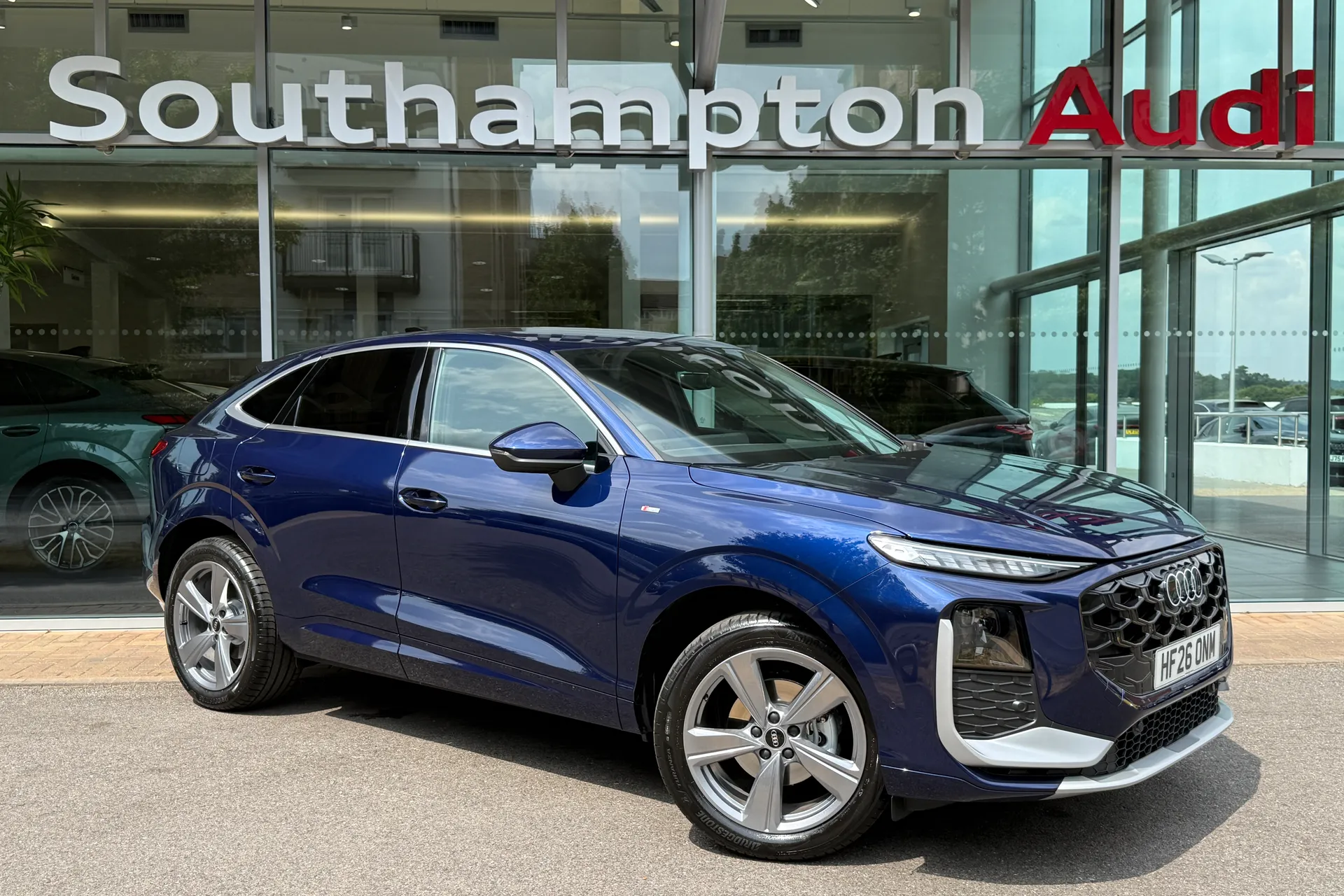 Audi Q3 thumbnail image number 57