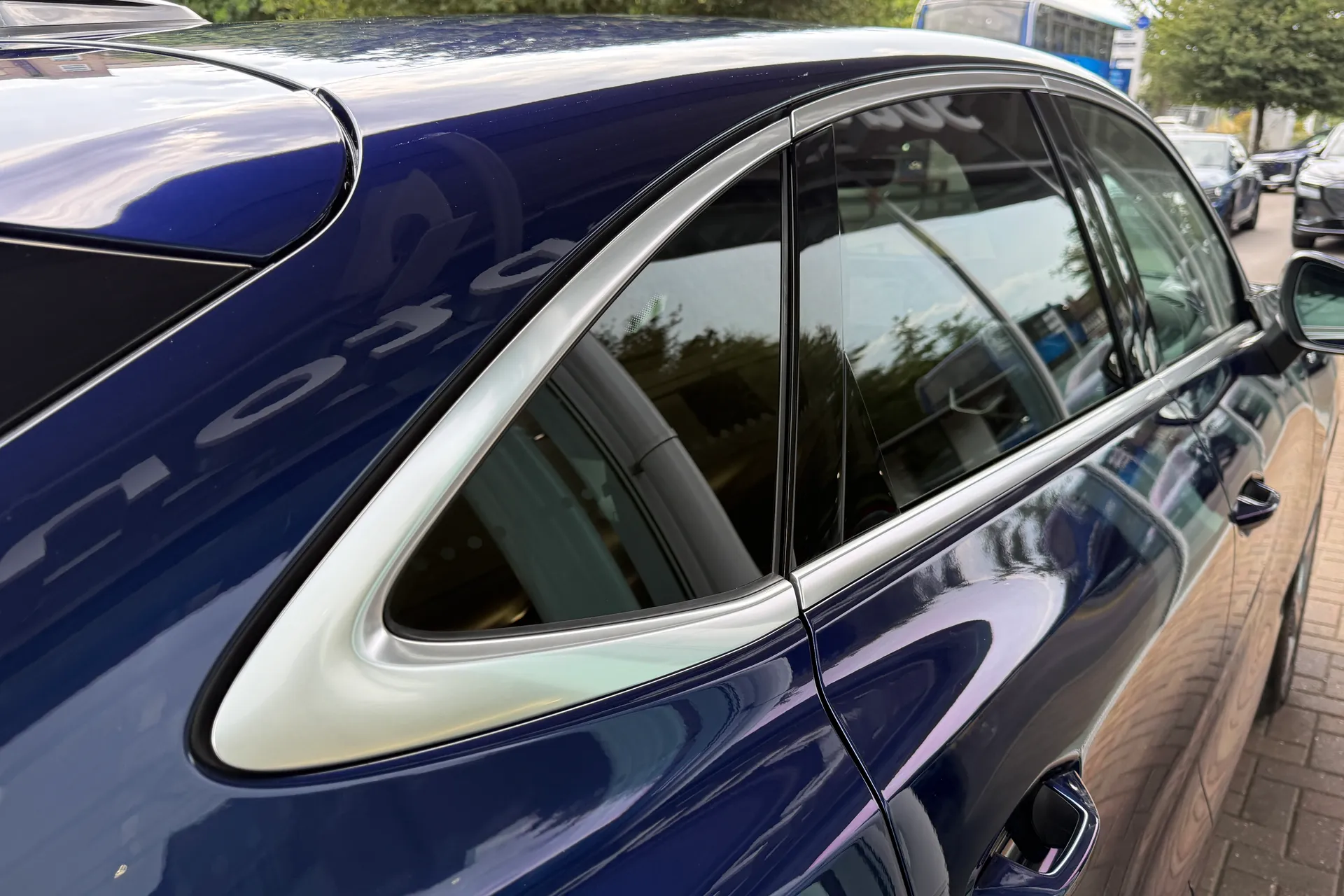 Audi Q3 thumbnail image number 31
