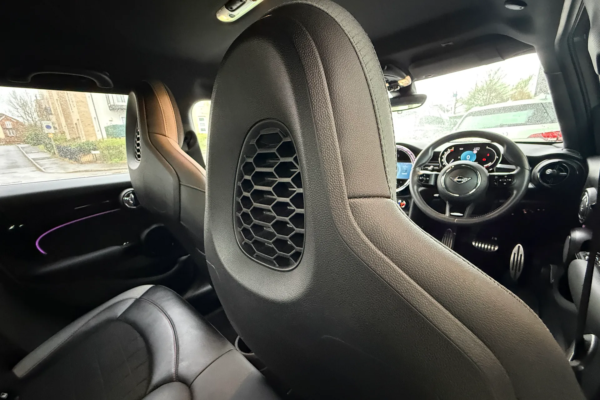 MINI HATCHBACK thumbnail image number 35