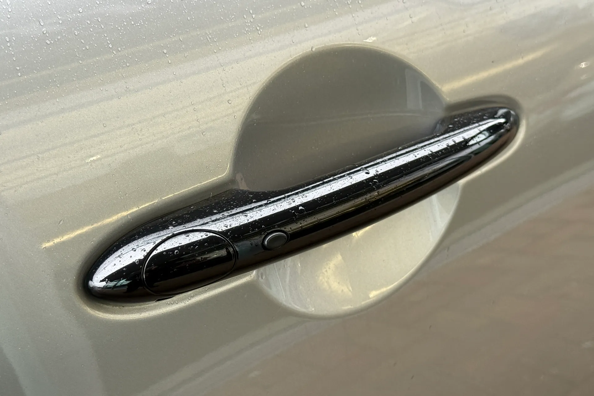 MINI HATCHBACK thumbnail image number 32