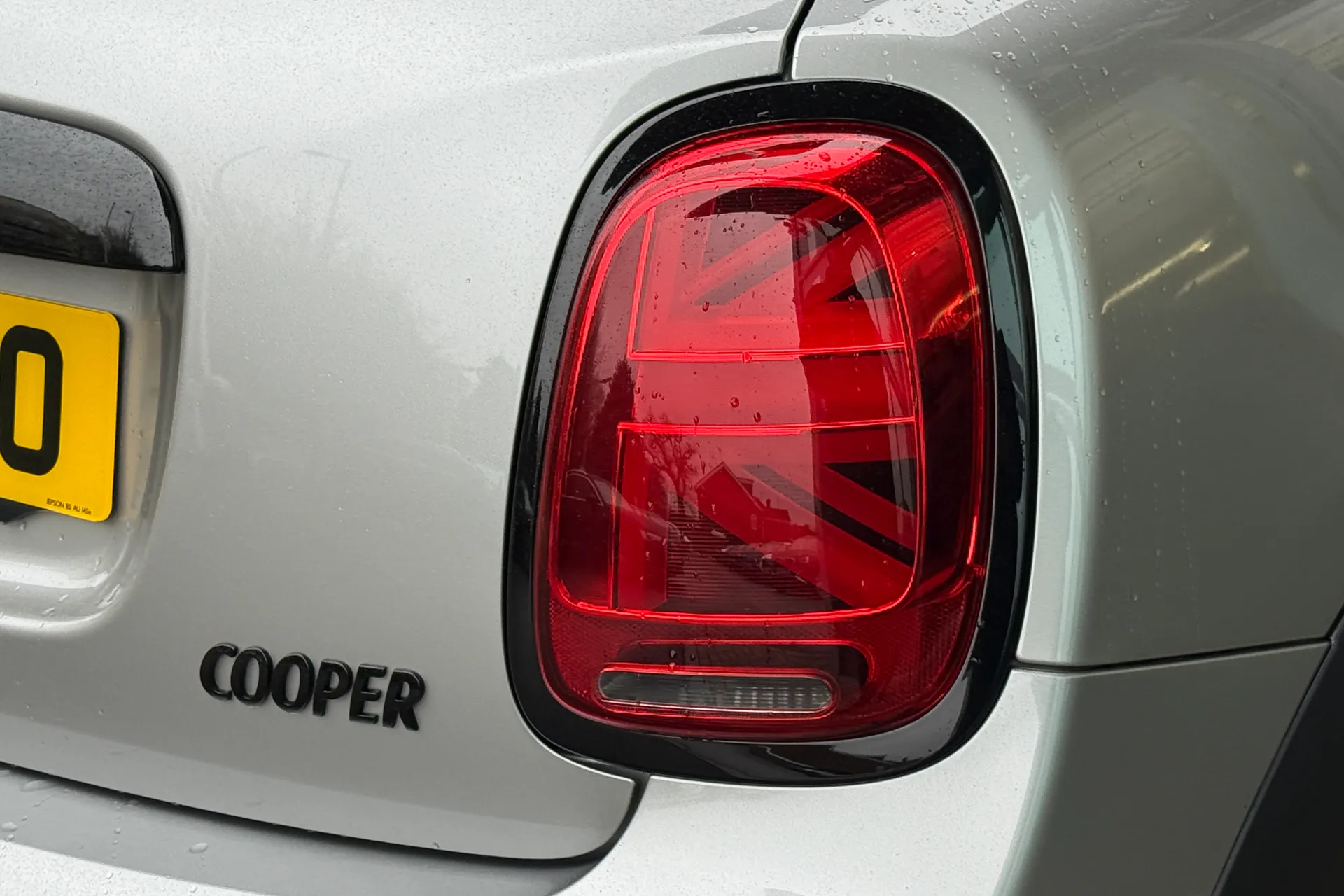 MINI HATCHBACK thumbnail image number 41