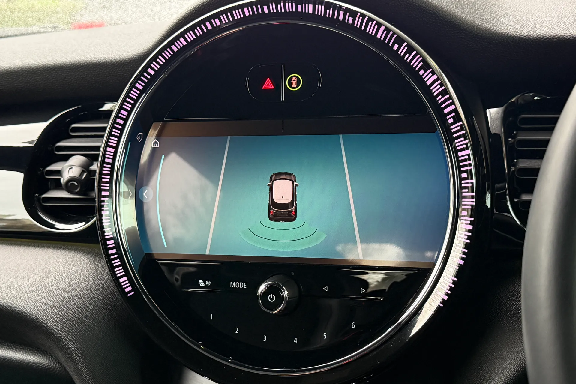 MINI HATCHBACK thumbnail image number 14