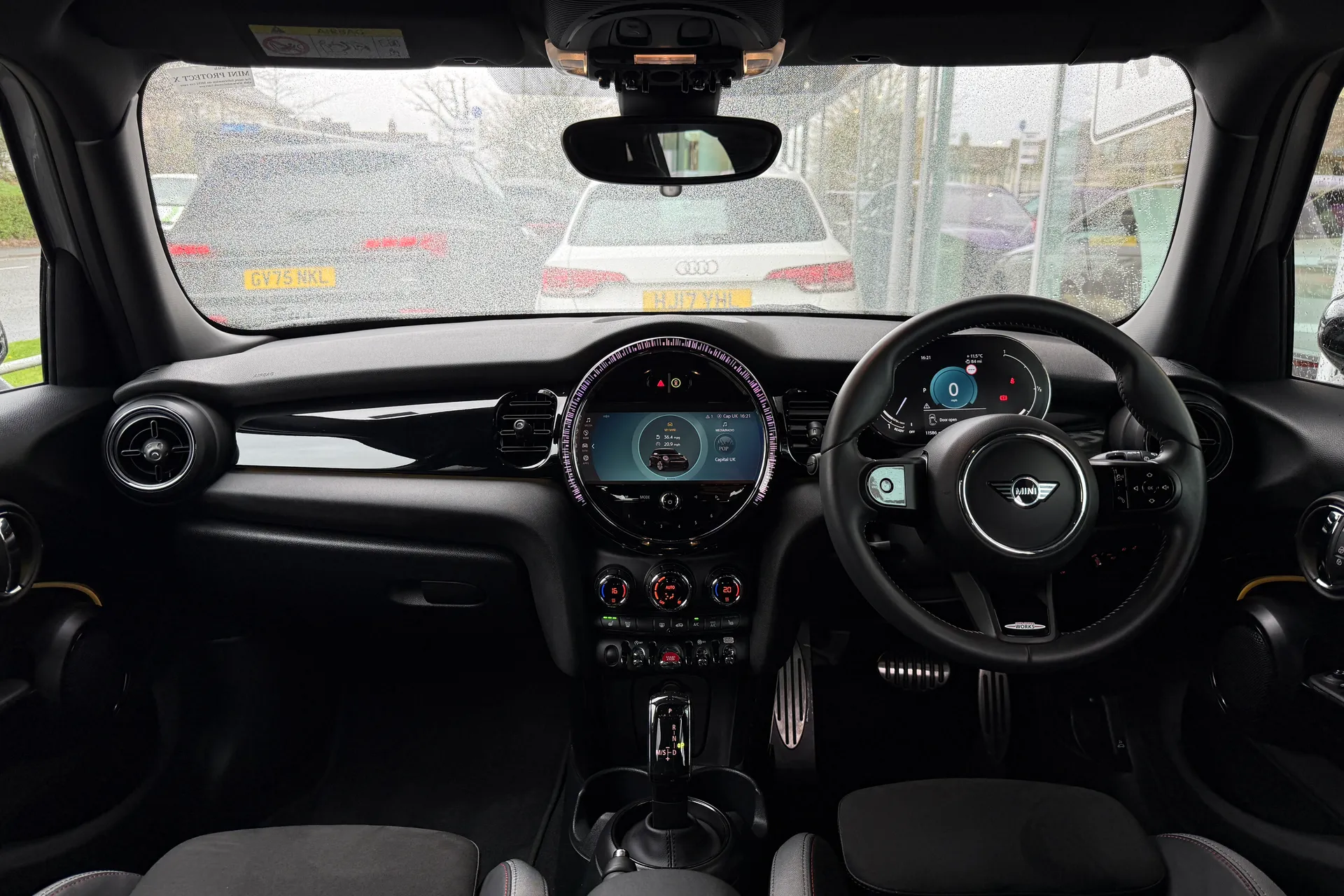 MINI HATCHBACK thumbnail image number 3