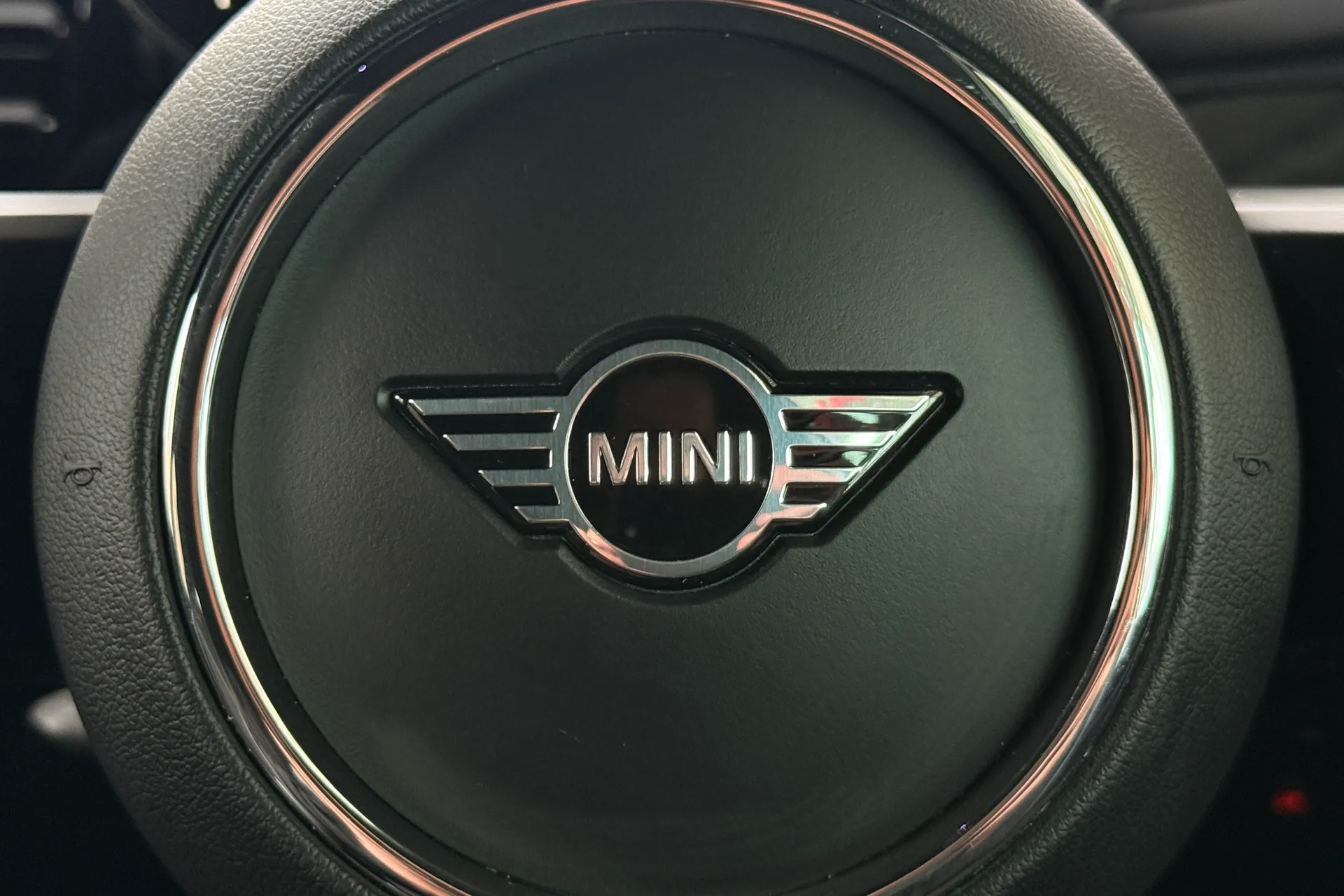 MINI HATCHBACK thumbnail image number 19