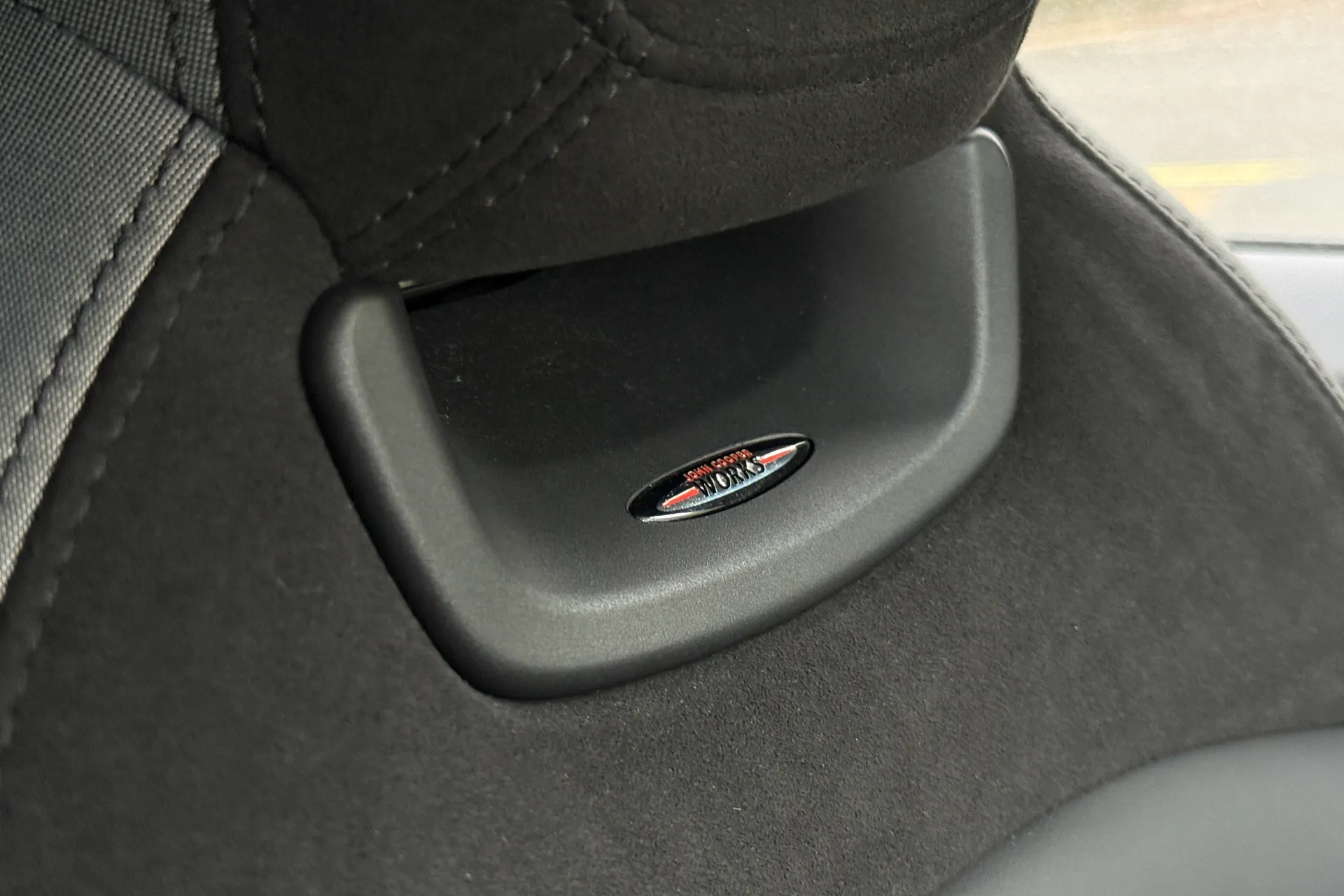 MINI HATCHBACK thumbnail image number 25