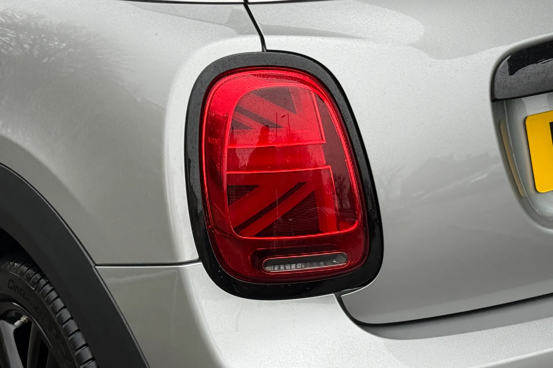 MINI HATCHBACK thumbnail image number 42