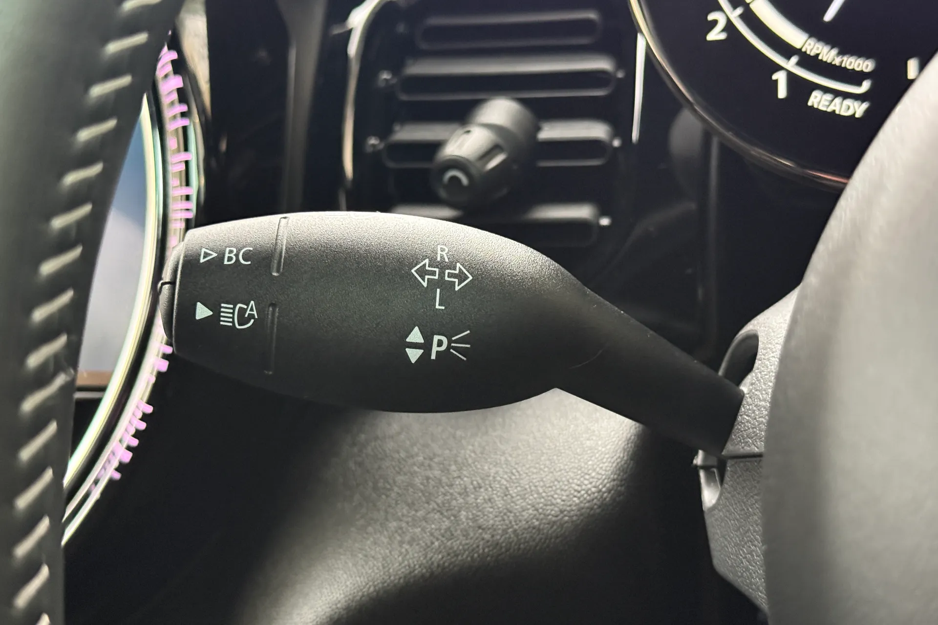 MINI HATCHBACK thumbnail image number 21