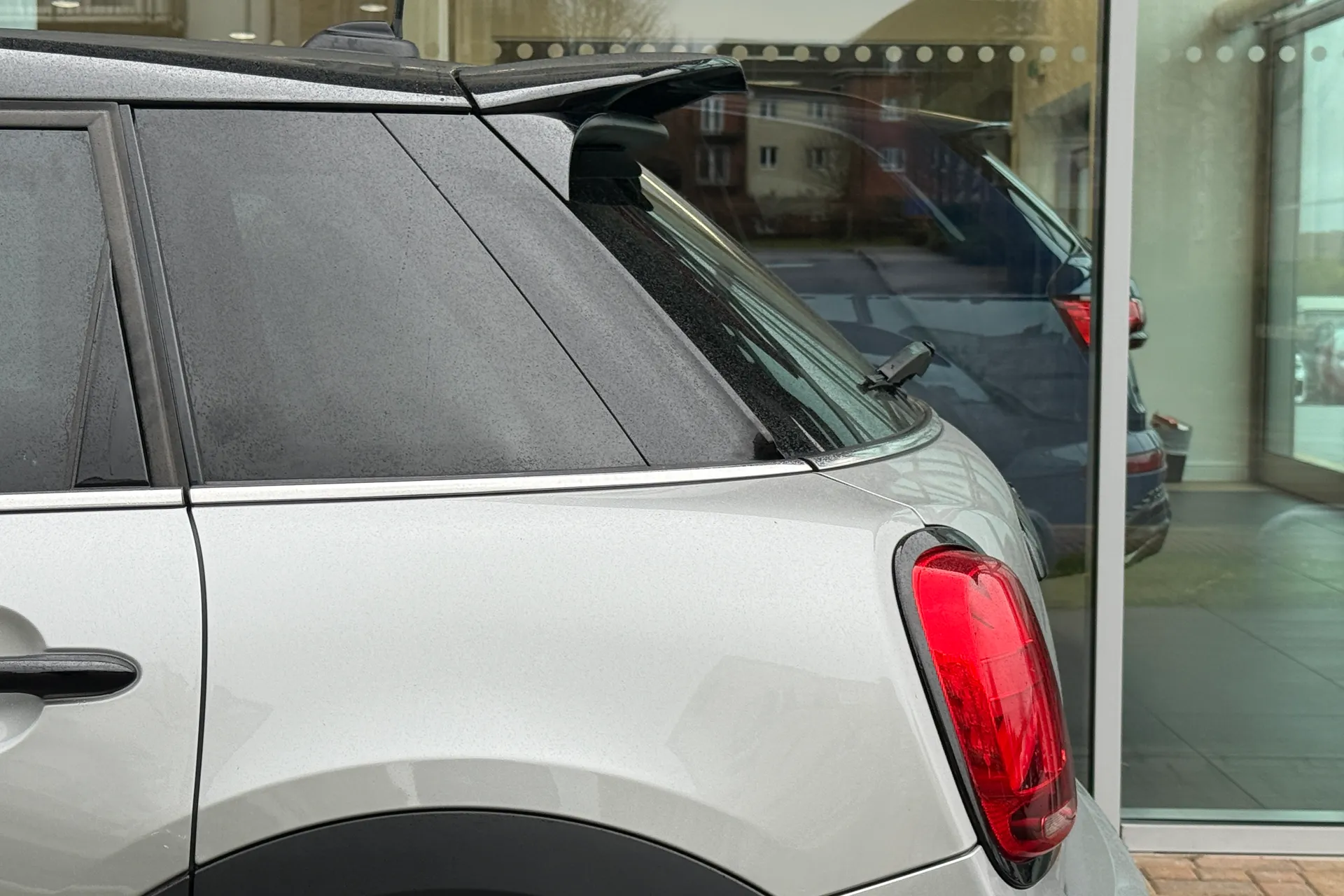 MINI HATCHBACK thumbnail image number 47