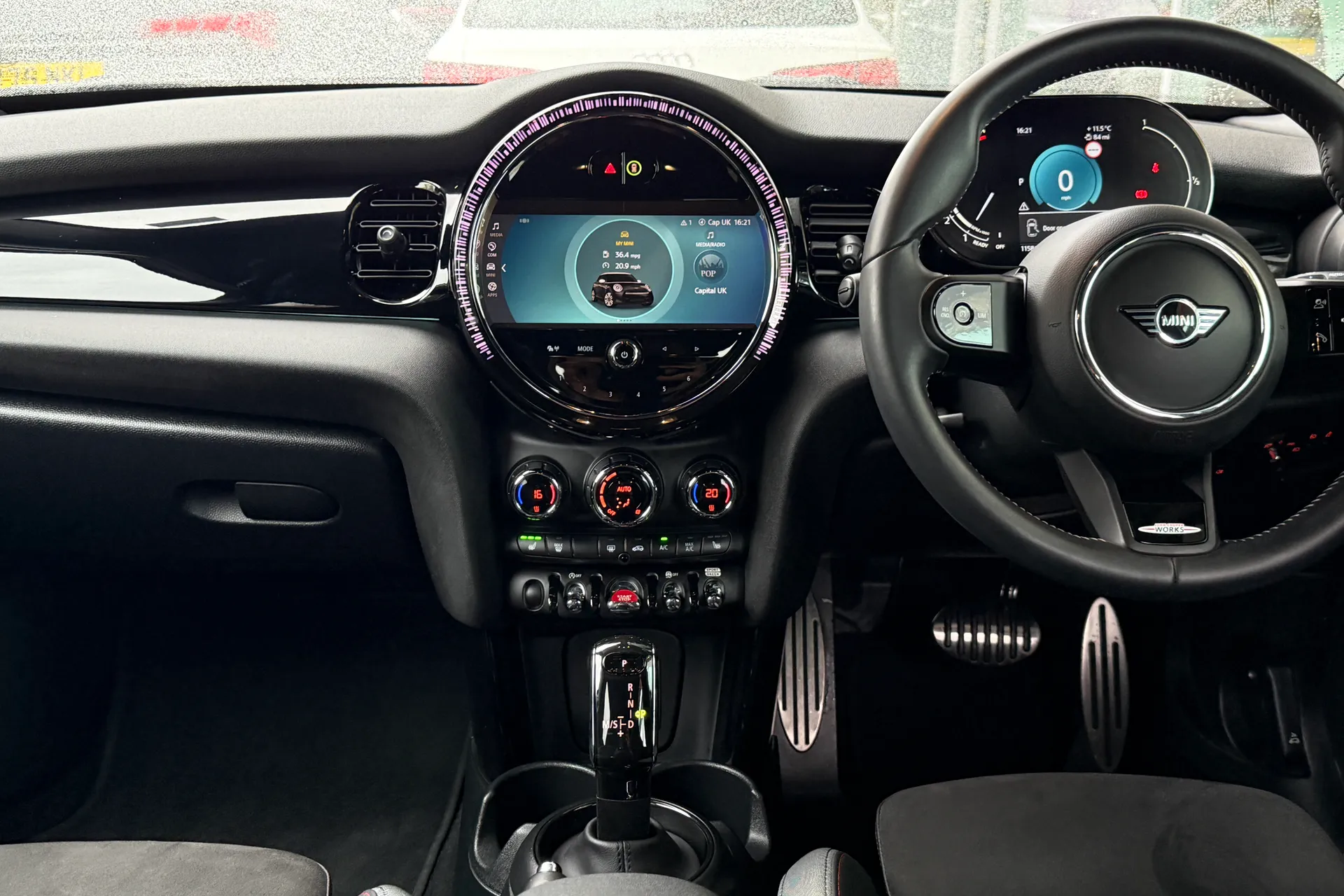 MINI HATCHBACK thumbnail image number 37