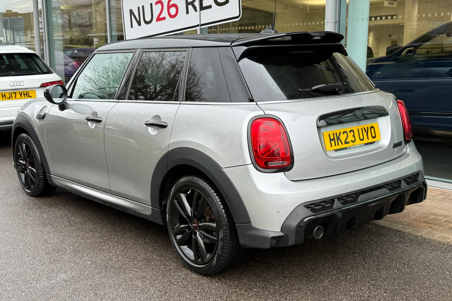 MINI HATCHBACK thumbnail image number 5