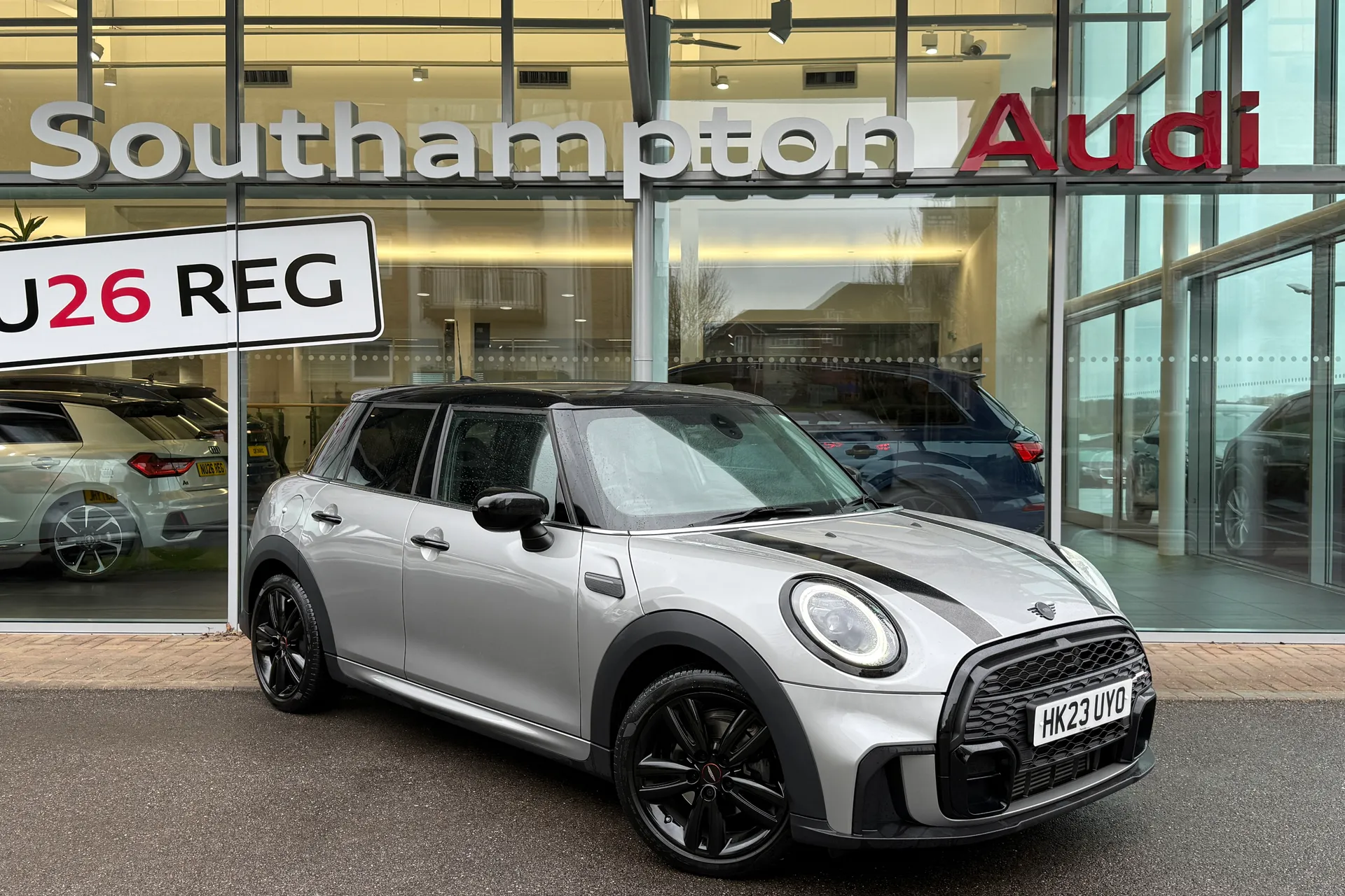 MINI HATCHBACK thumbnail image number 57