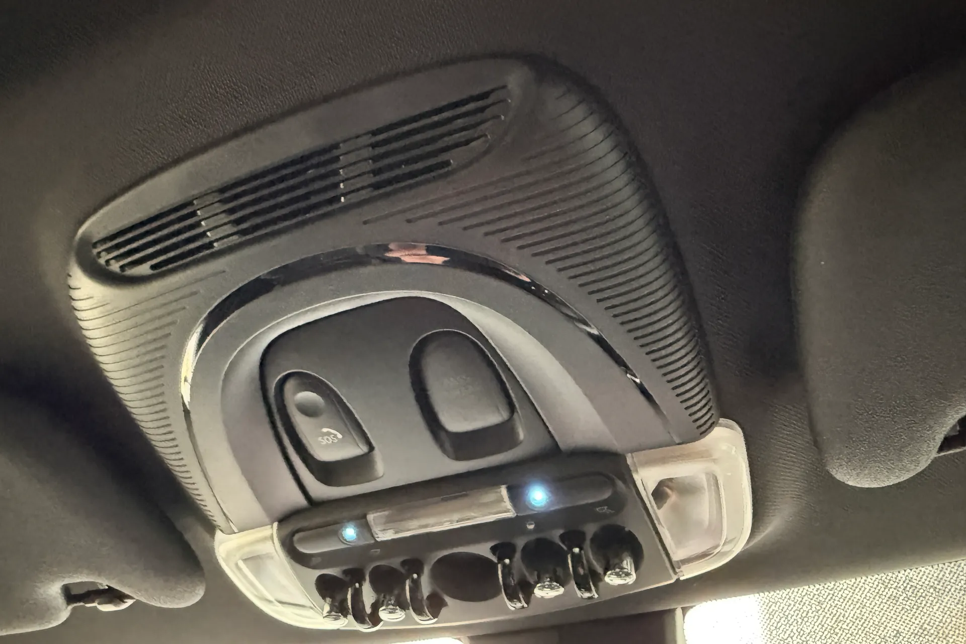 MINI HATCHBACK thumbnail image number 23