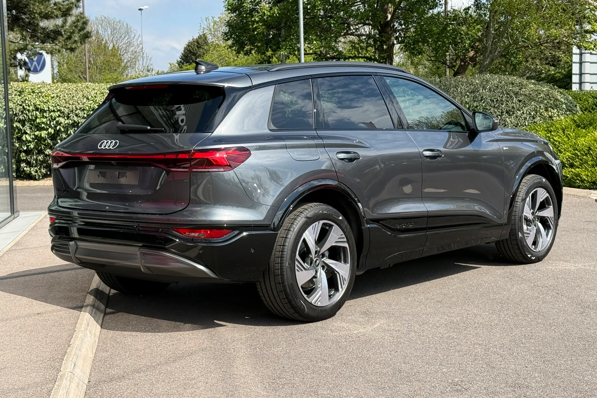 Audi Q6 e-tron thumbnail image number 22
