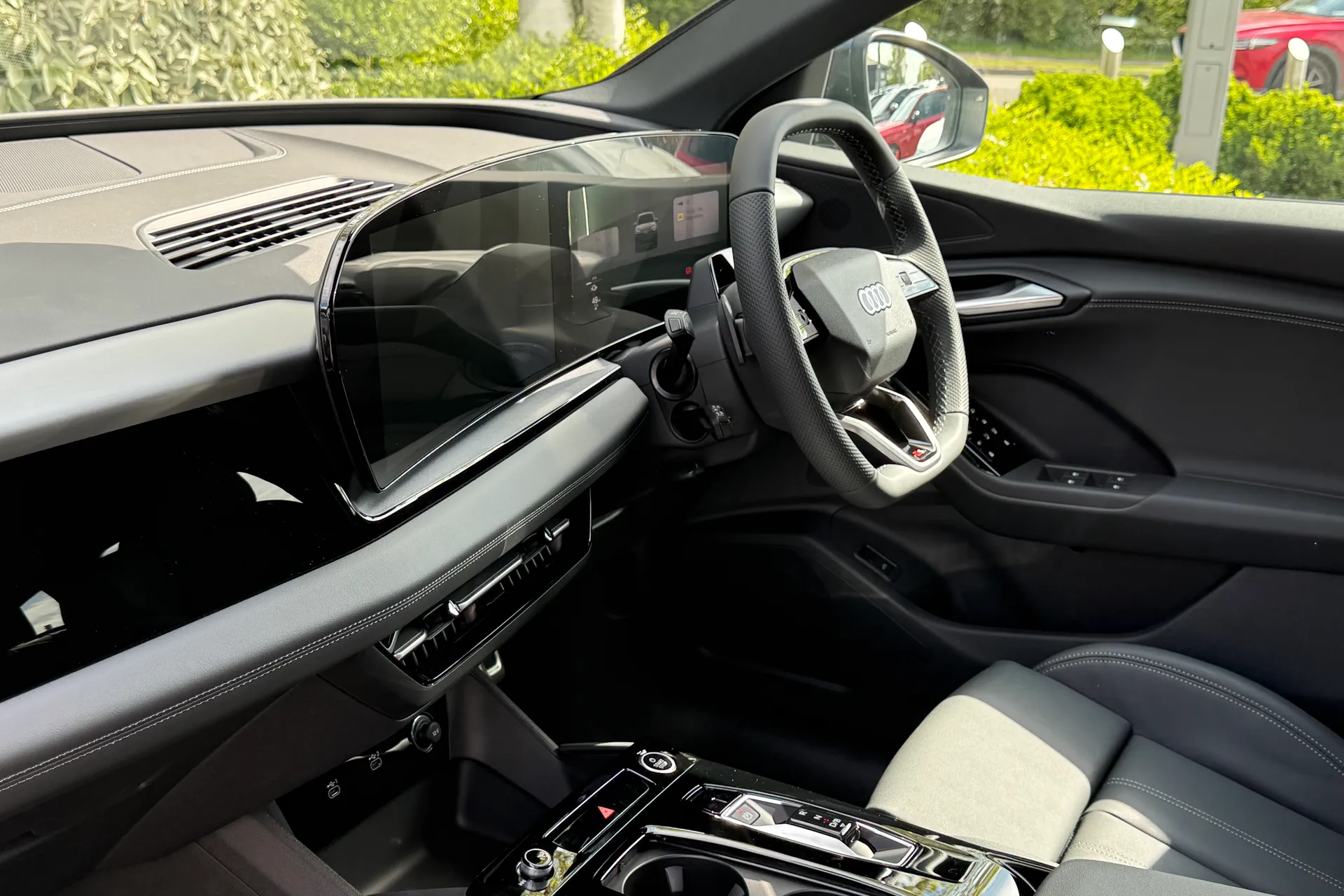 Audi Q6 e-tron thumbnail image number 36