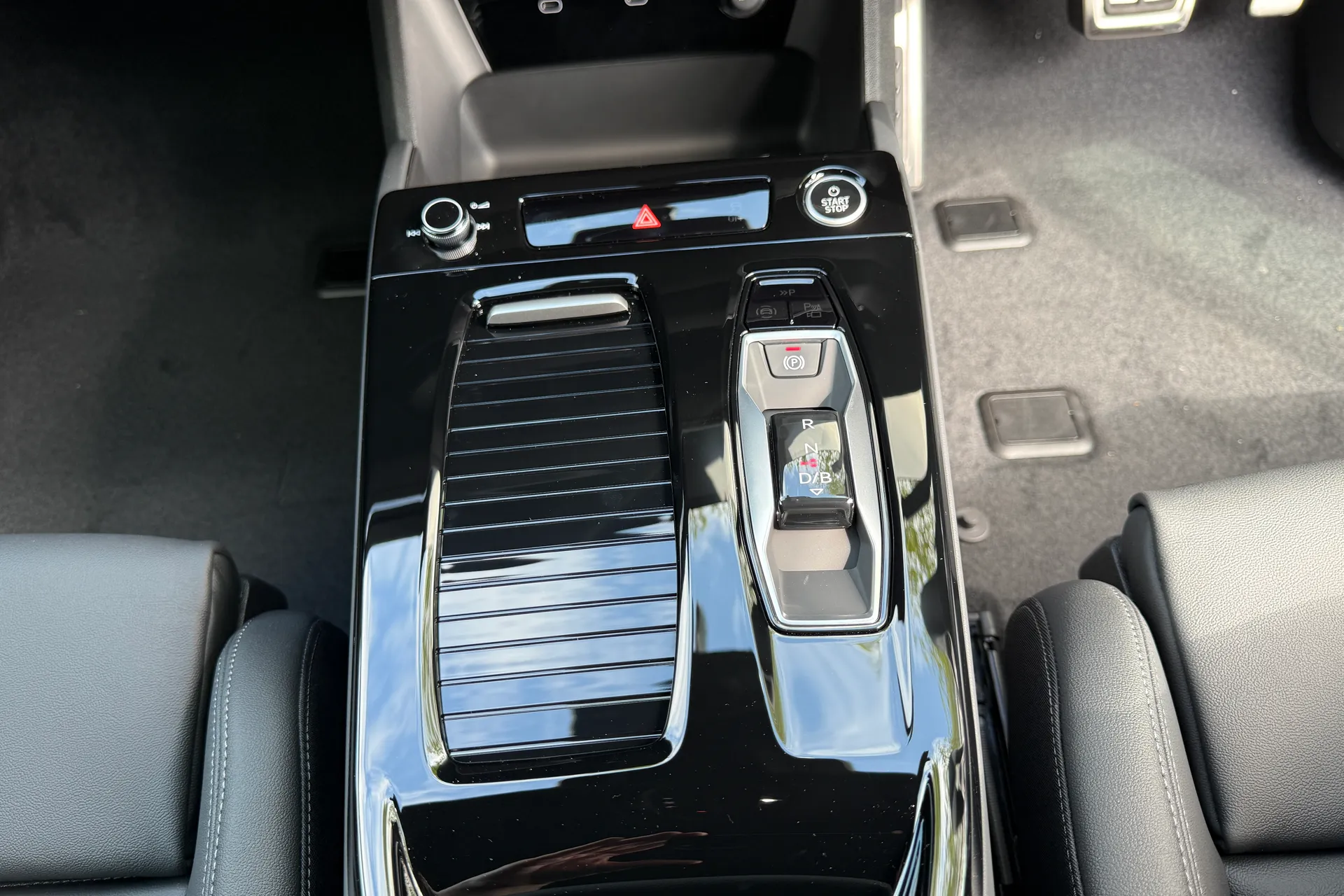 Audi Q6 e-tron thumbnail image number 51