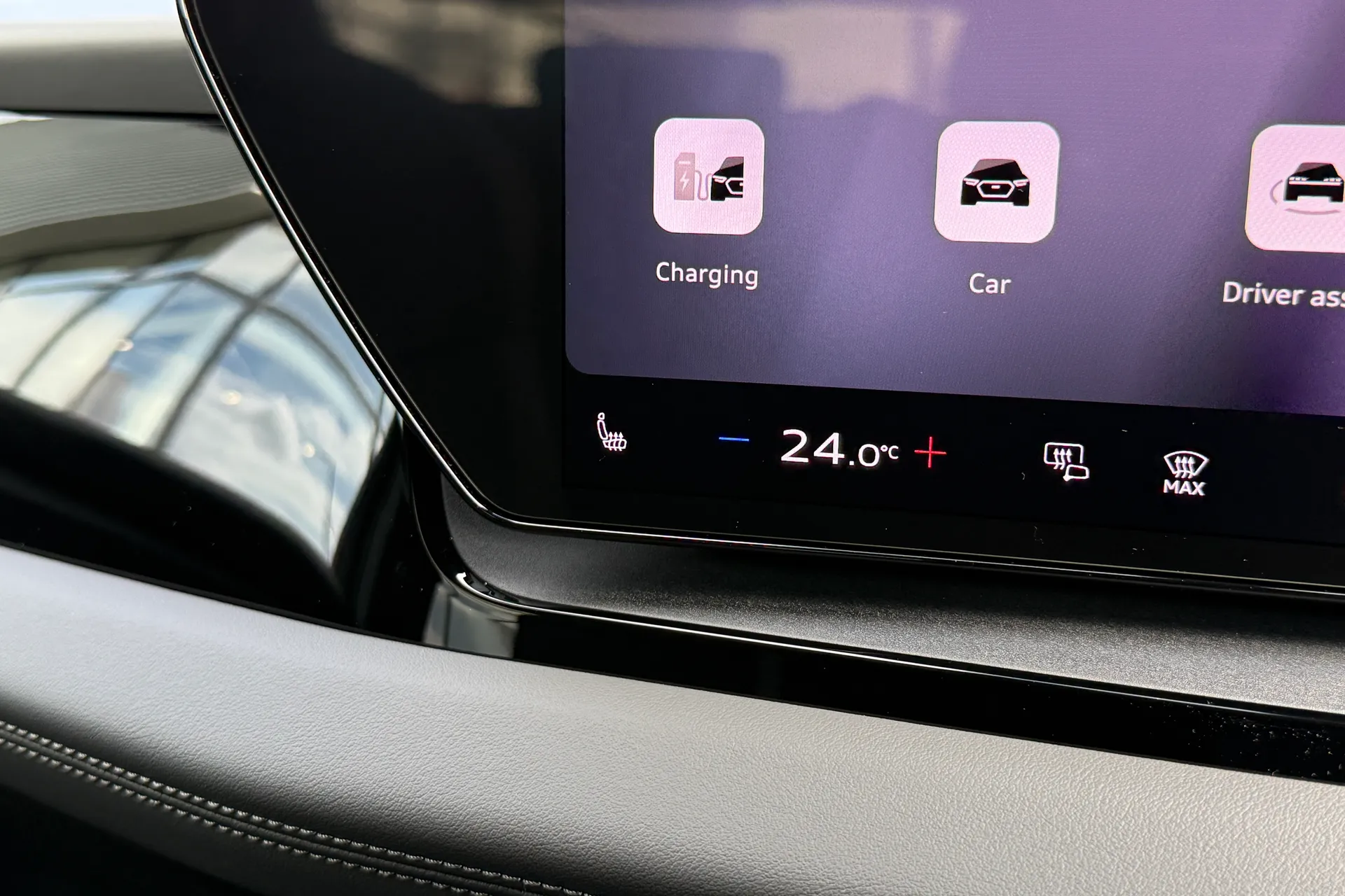 Audi Q6 e-tron thumbnail image number 34