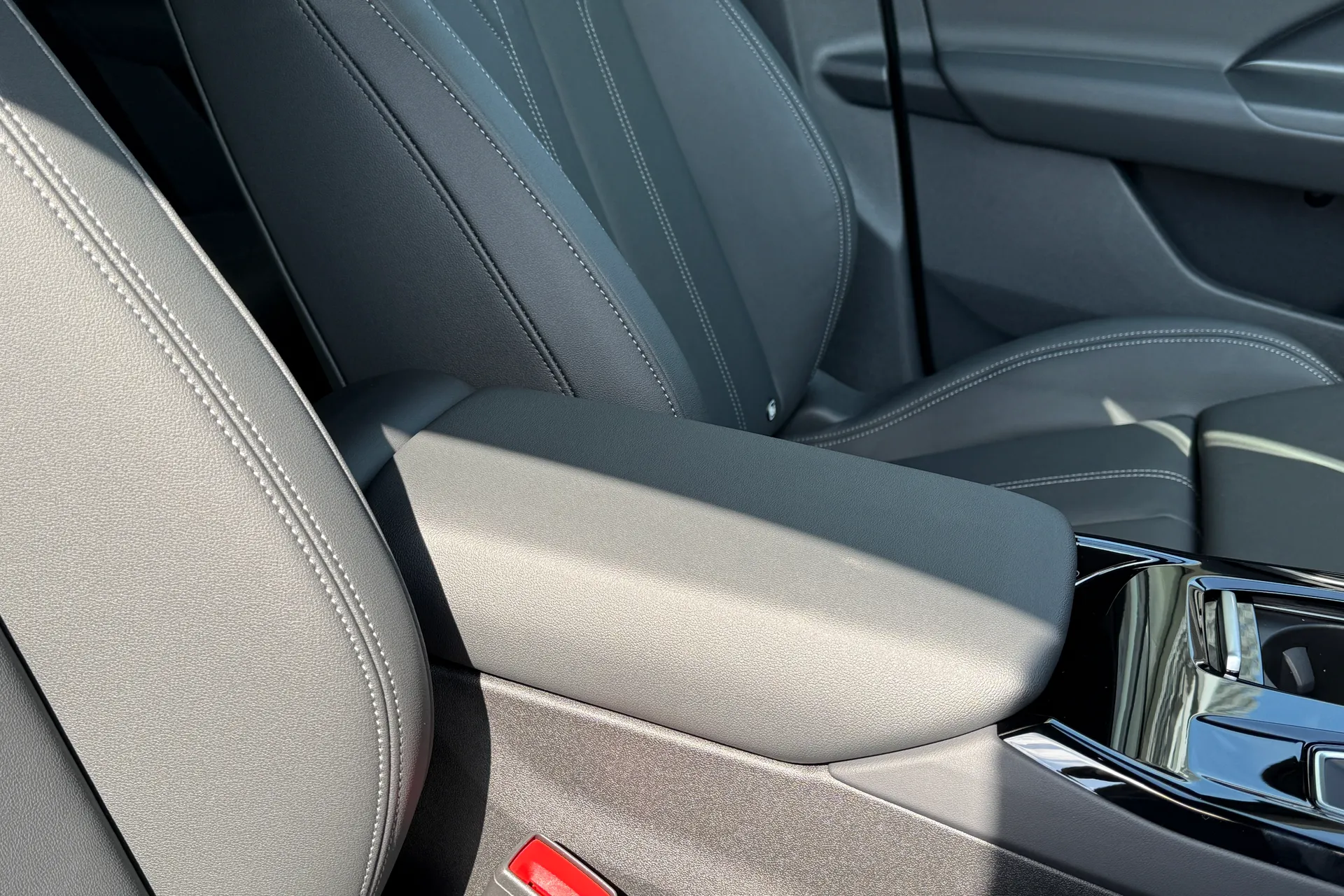 Audi Q6 e-tron thumbnail image number 14