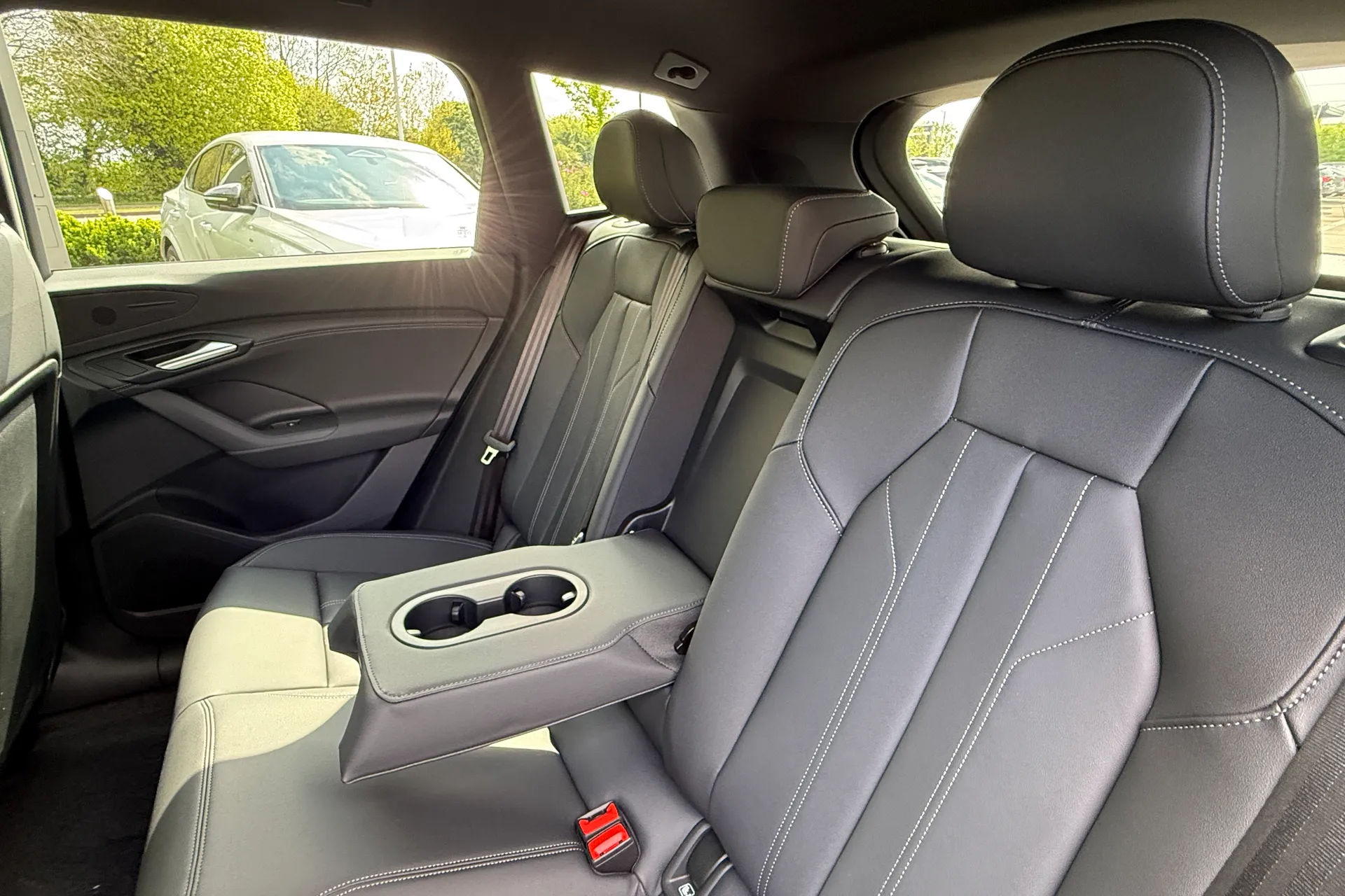 Audi Q6 e-tron thumbnail image number 38