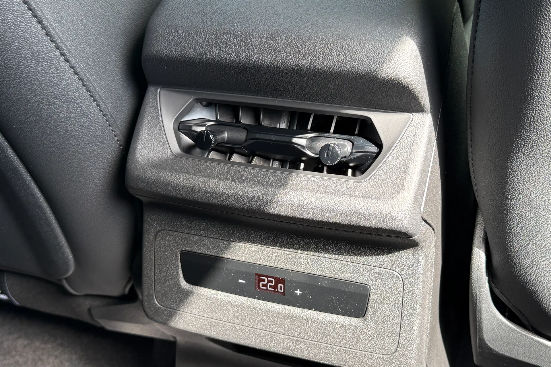 Audi Q6 e-tron thumbnail image number 54