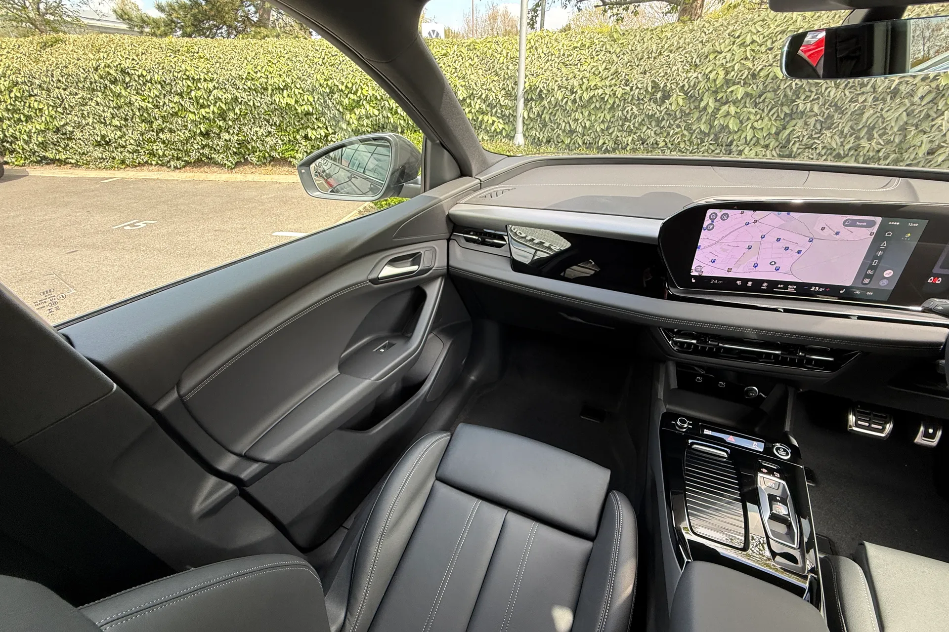 Audi Q6 e-tron thumbnail image number 52