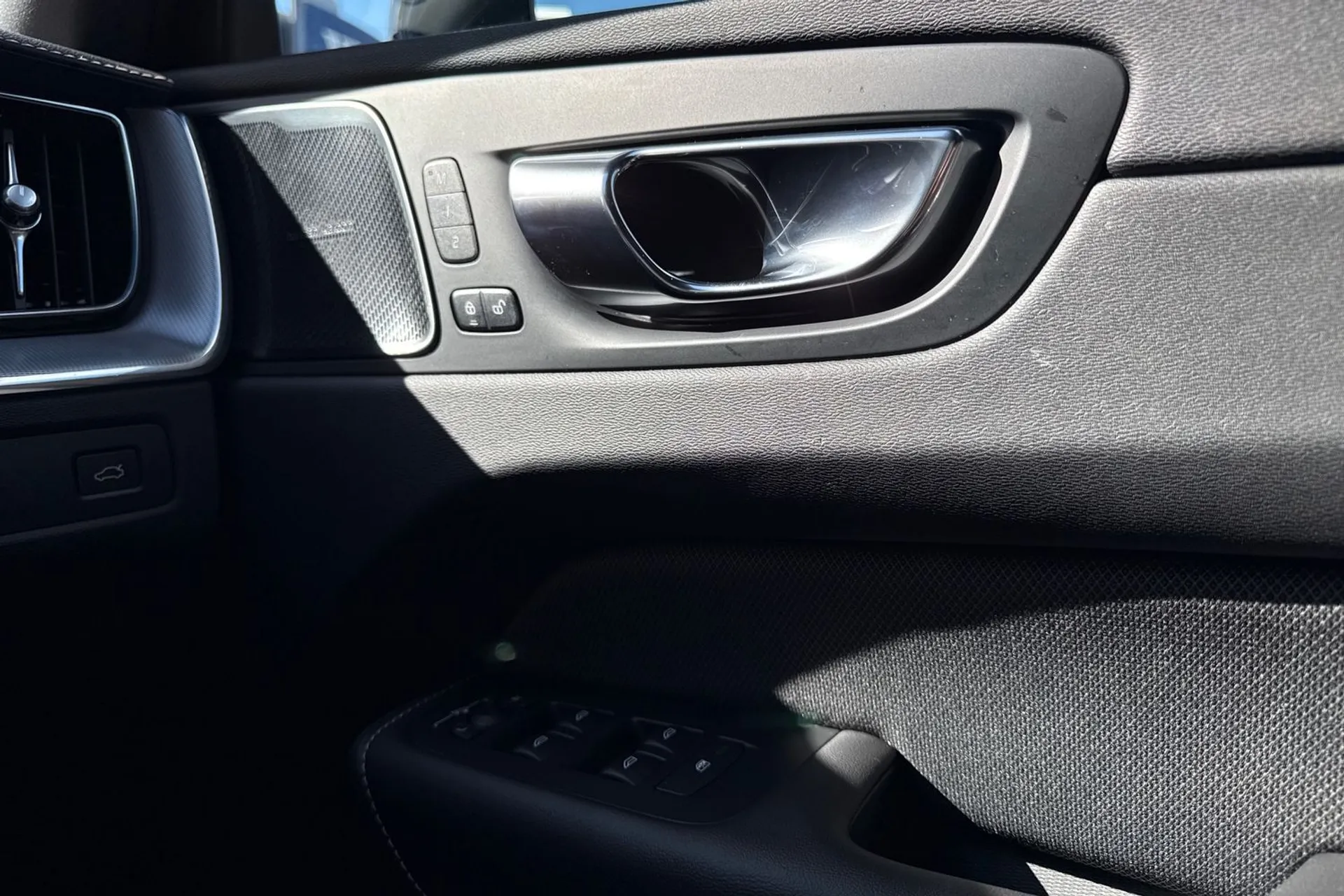 Volvo XC60 thumbnail image number 42