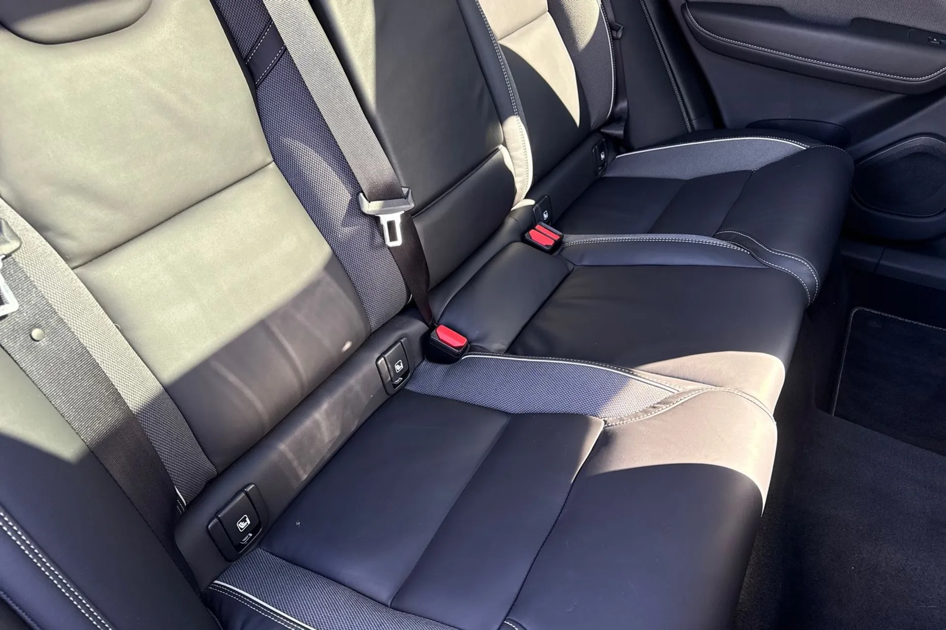 Volvo XC60 thumbnail image number 24