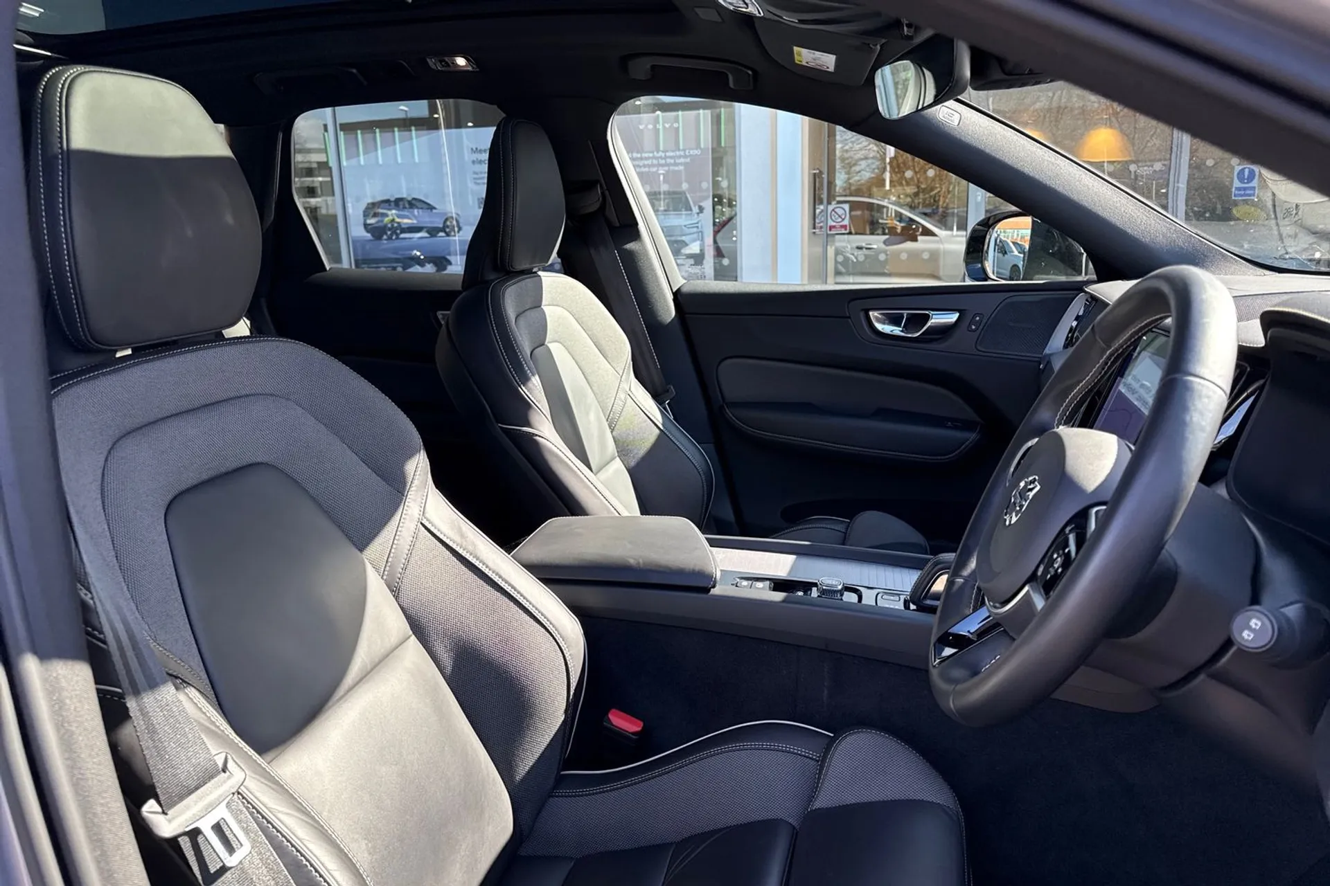 Volvo XC60 thumbnail image number 25