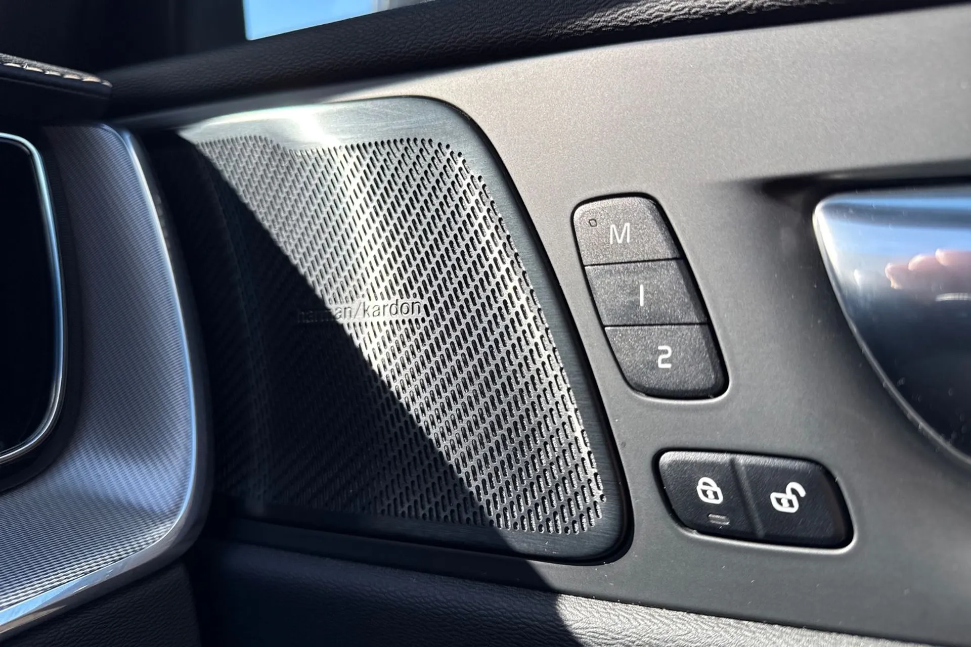 Volvo XC60 thumbnail image number 37