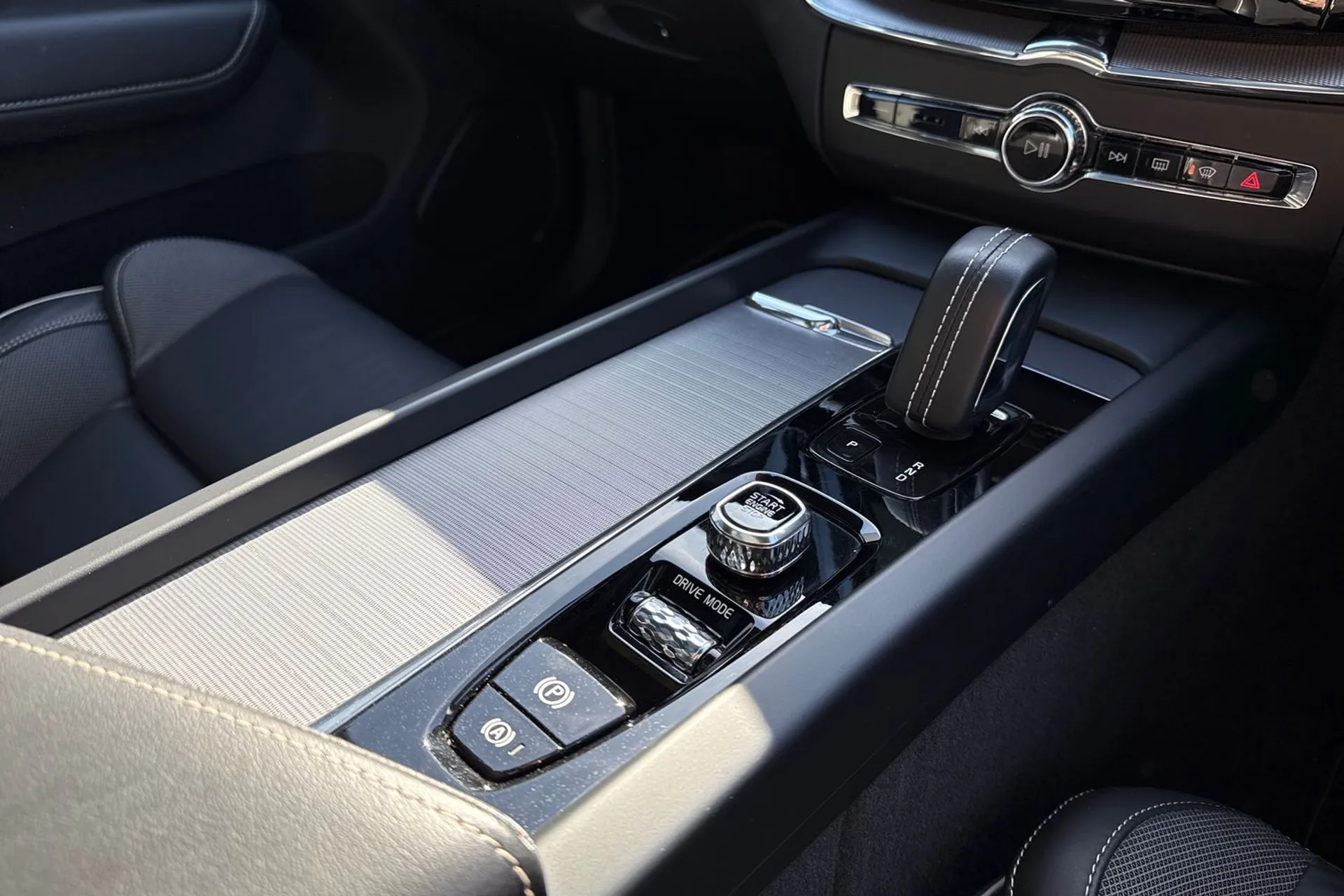 Volvo XC60 thumbnail image number 43