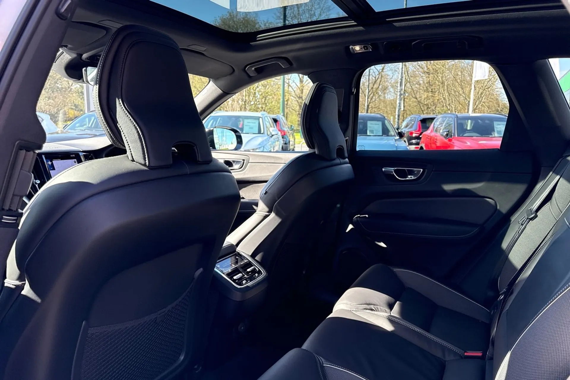 Volvo XC60 thumbnail image number 30