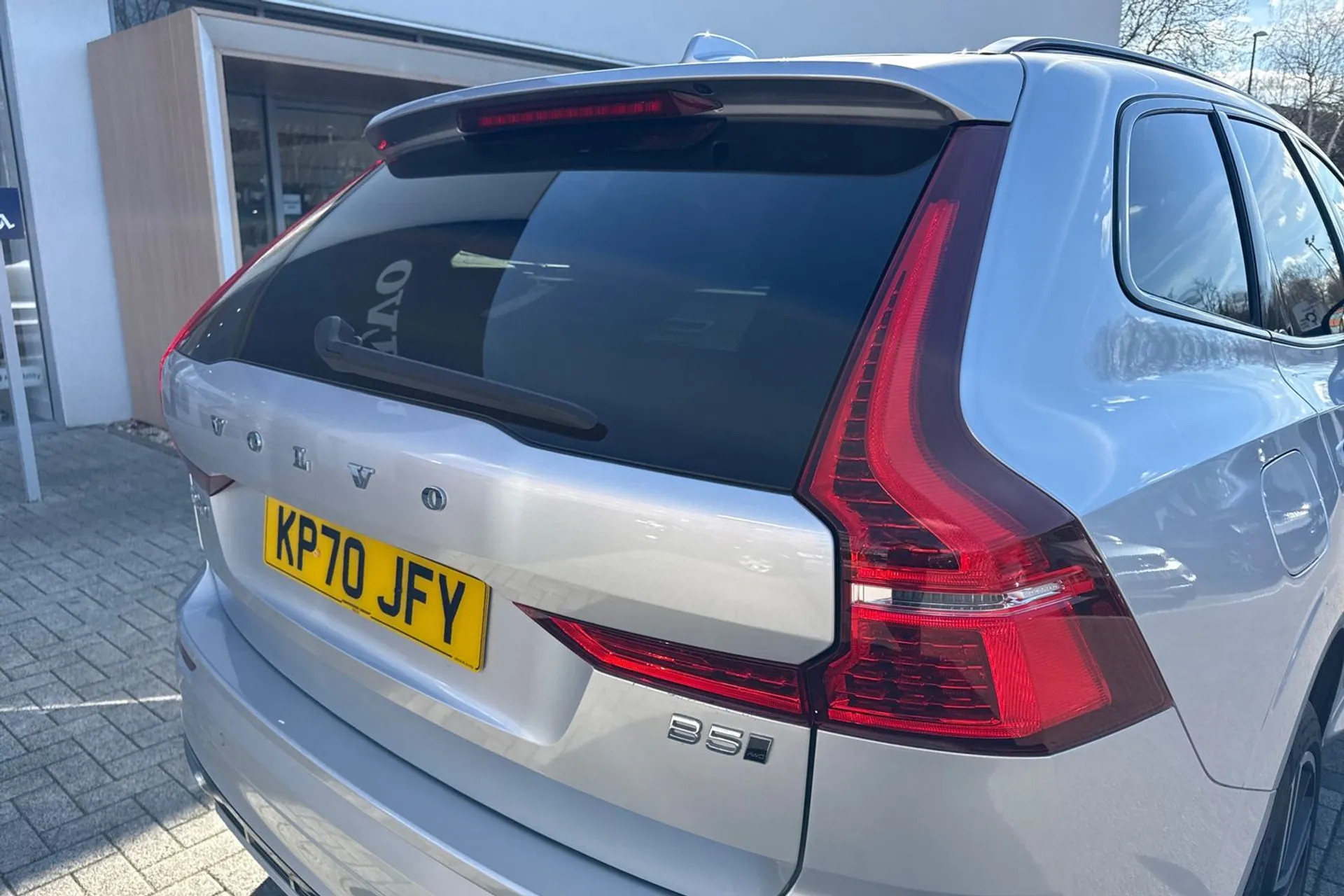 Volvo XC60 thumbnail image number 16