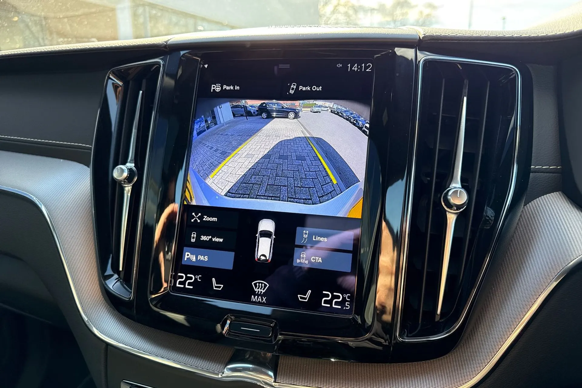 Volvo XC60 thumbnail image number 4