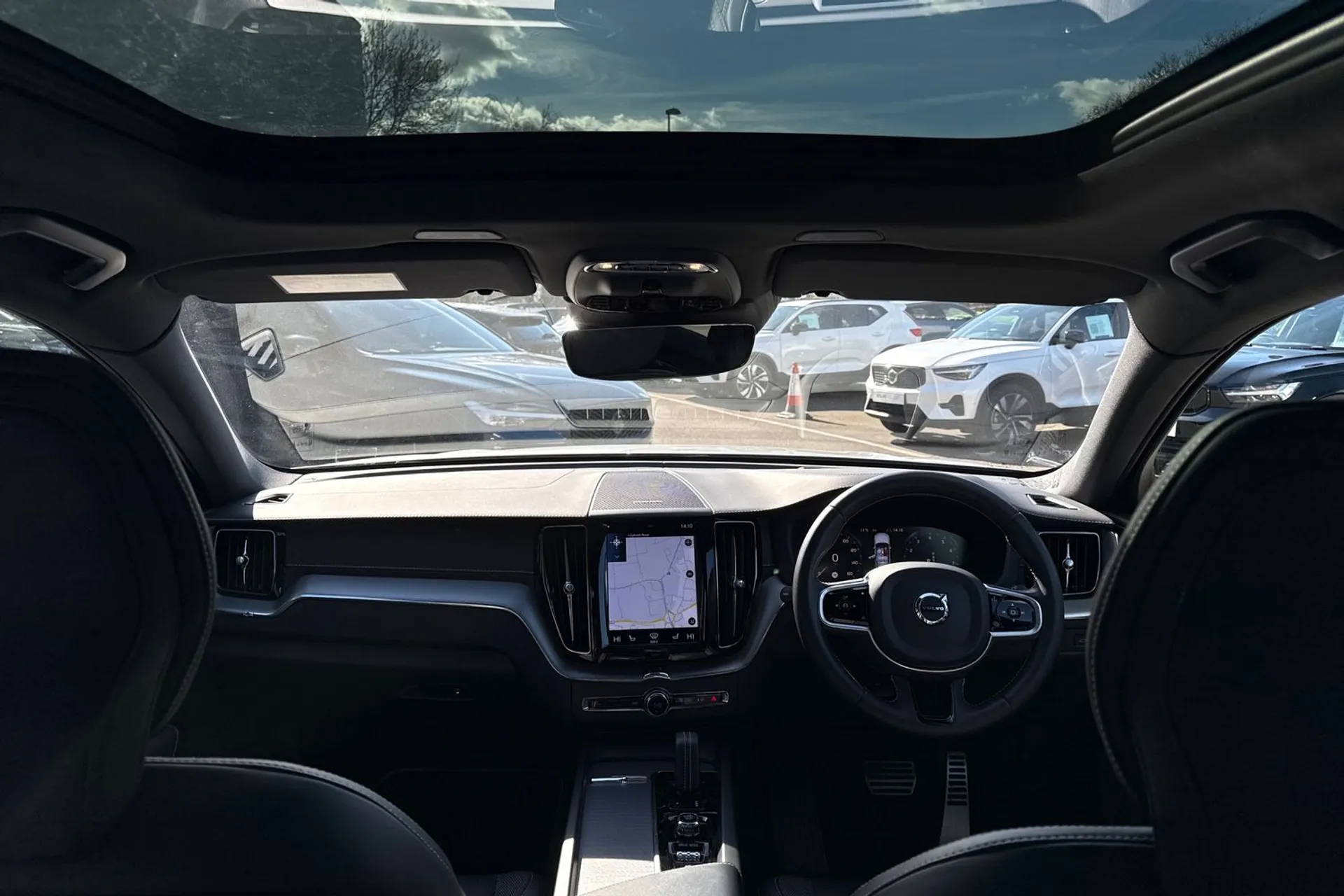 Volvo XC60 thumbnail image number 3