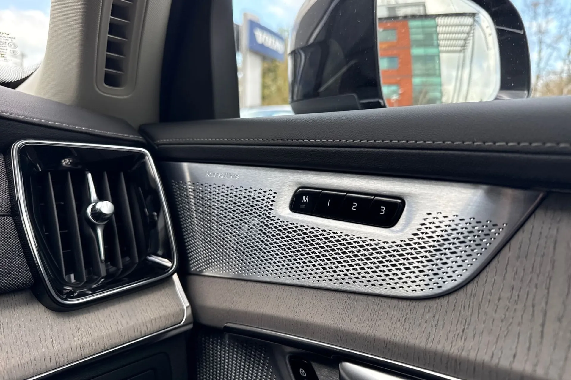 Volvo XC90 thumbnail image number 46