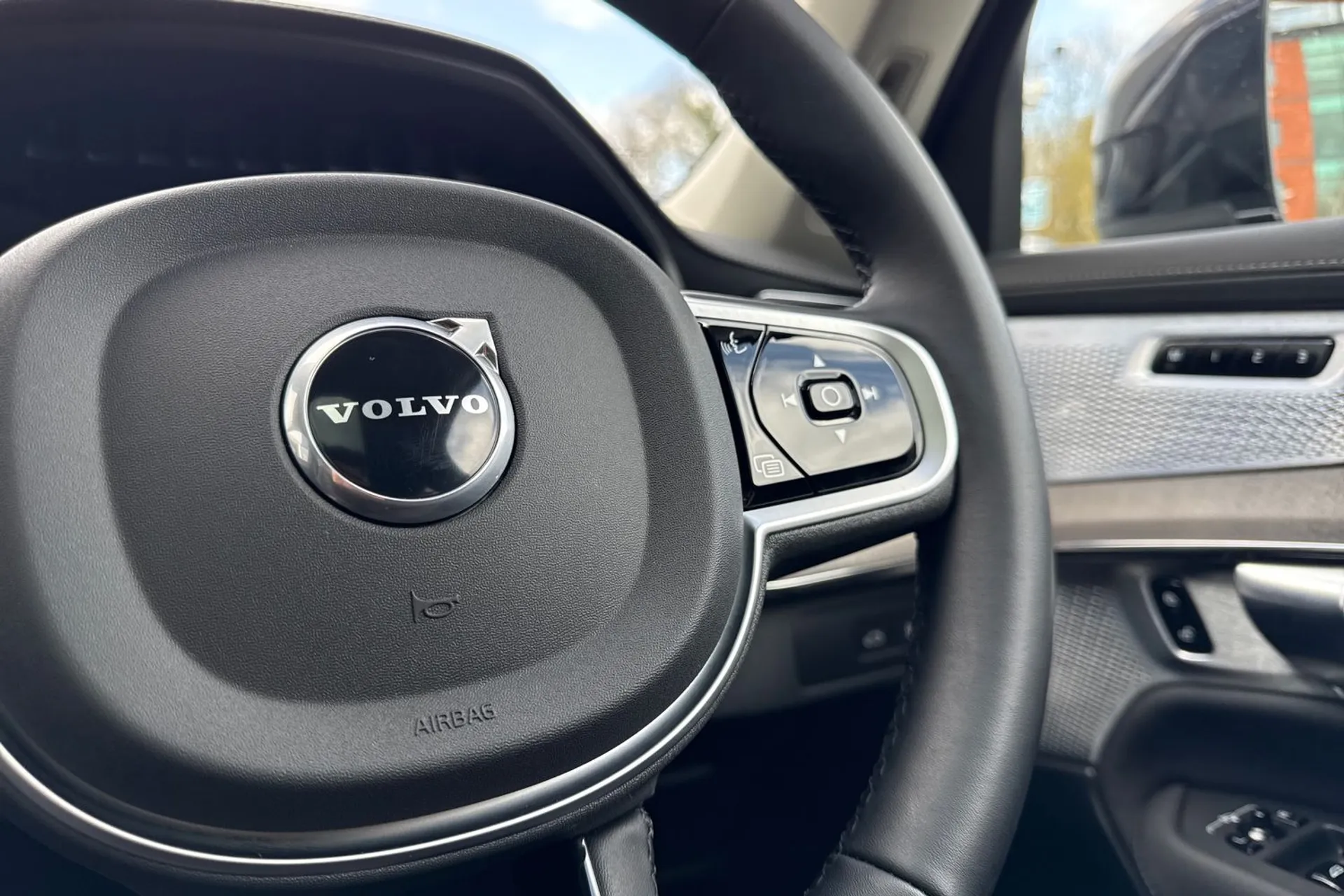 Volvo XC90 thumbnail image number 40