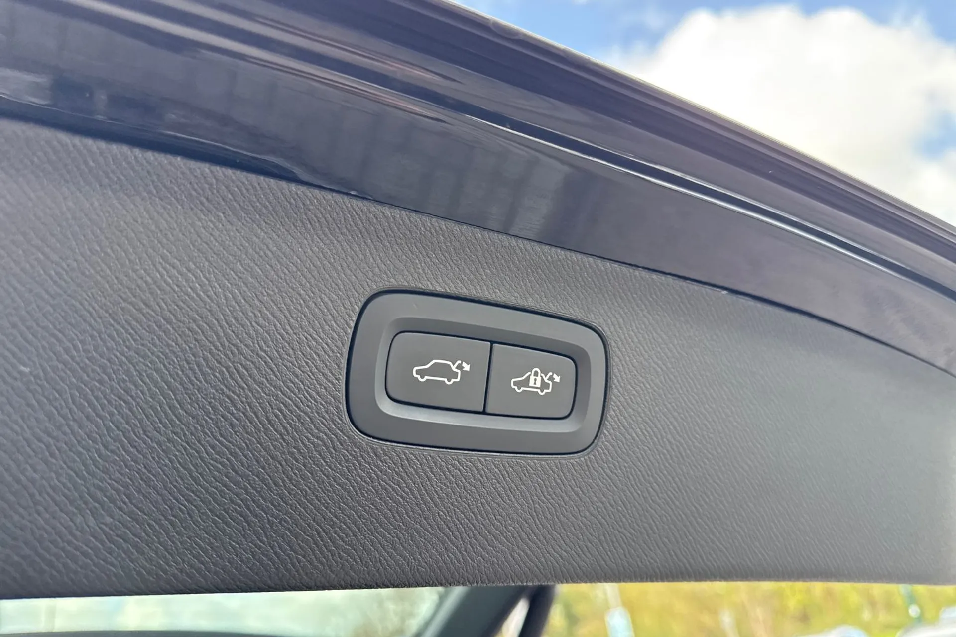 Volvo XC90 thumbnail image number 22