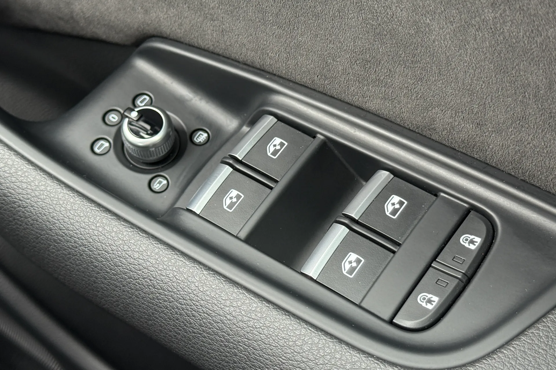 Audi Q7 thumbnail image number 19