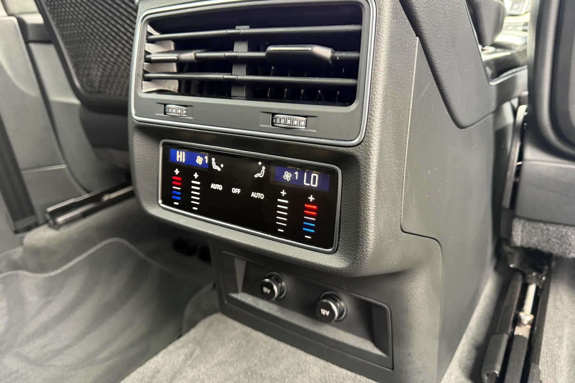 Audi Q7 thumbnail image number 50