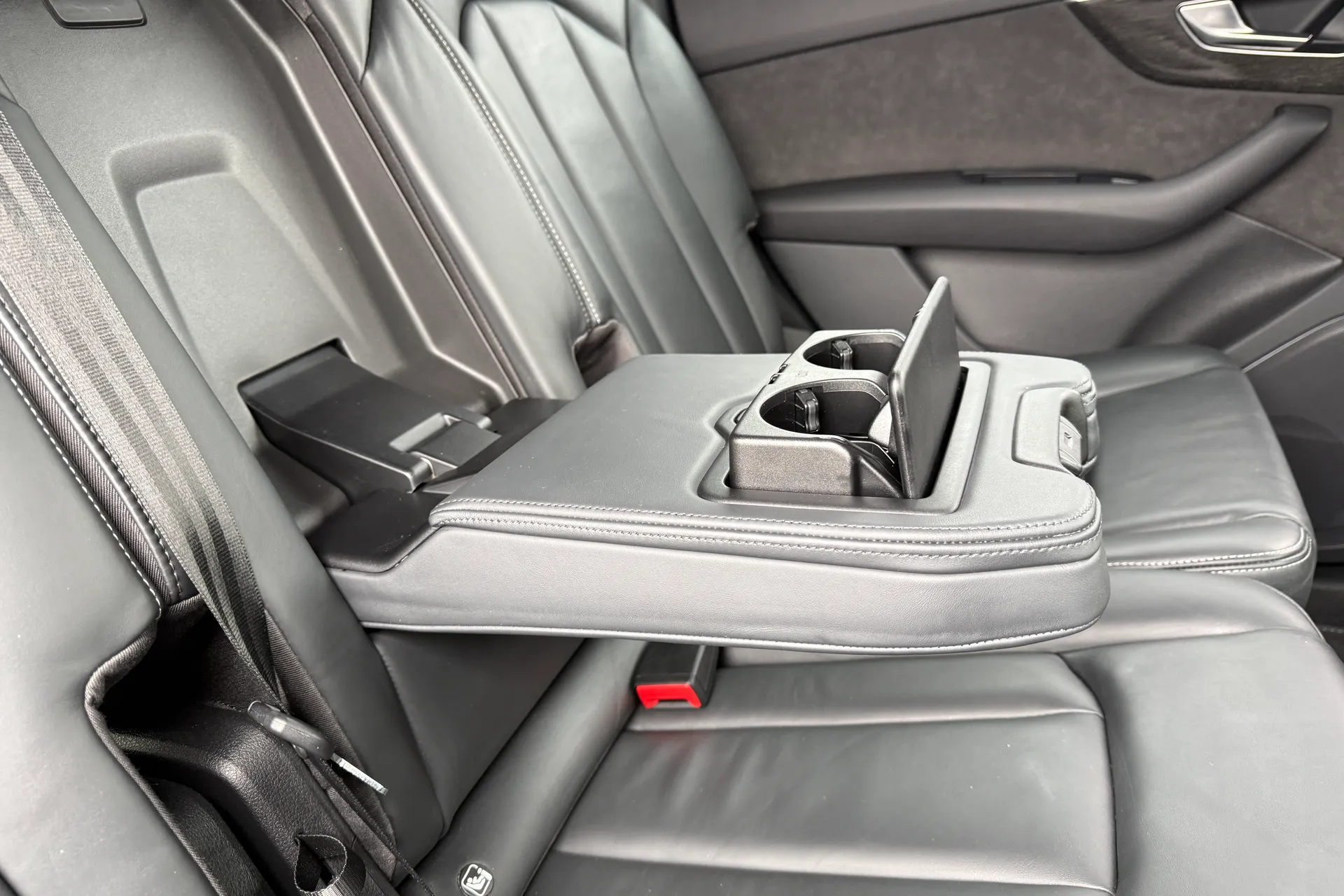 Audi Q7 thumbnail image number 47