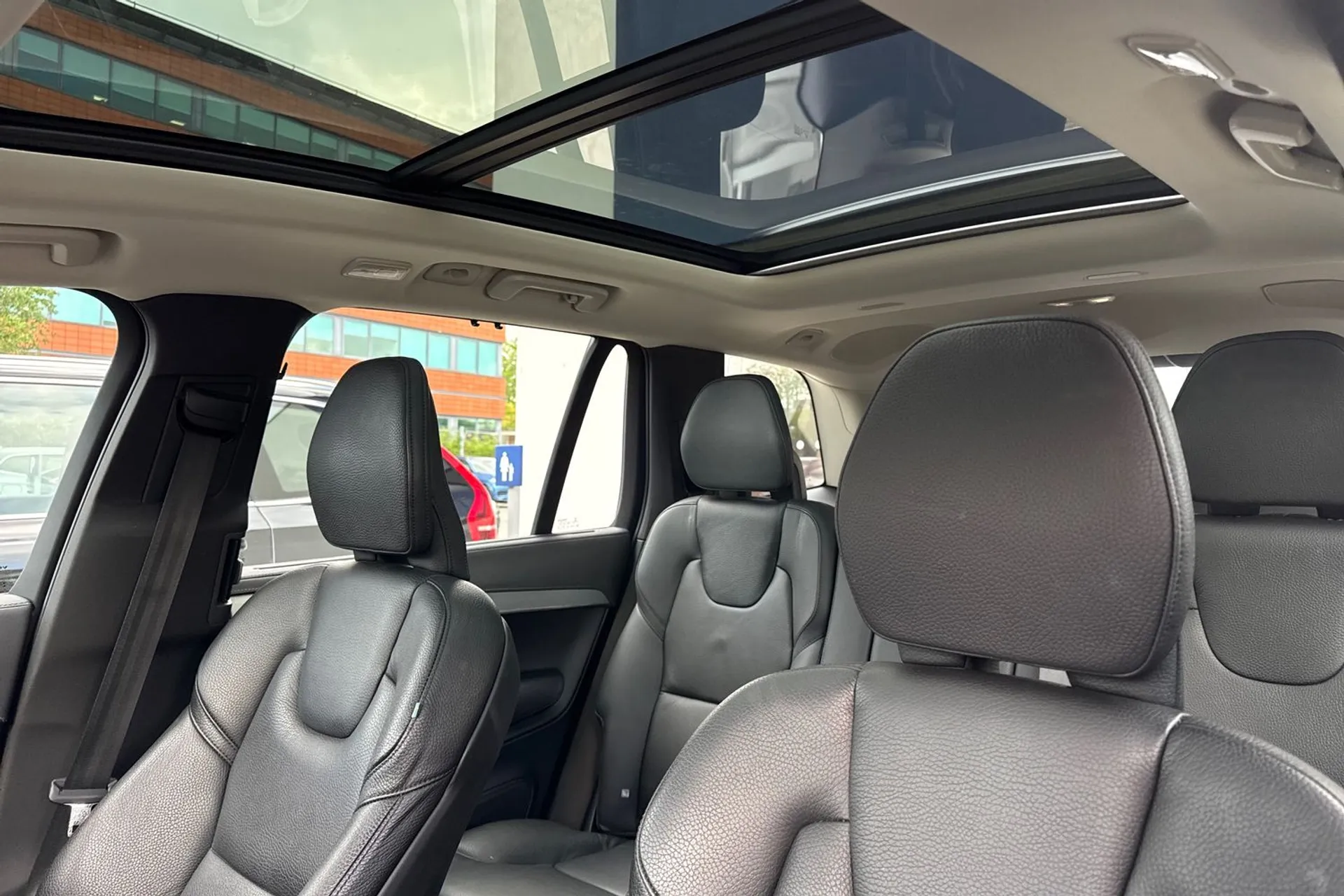 Volvo XC90 thumbnail image number 31