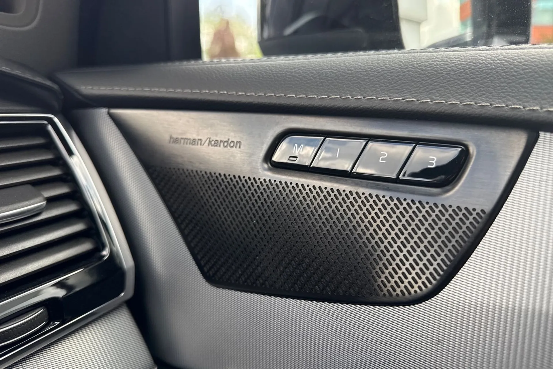 Volvo XC90 thumbnail image number 42