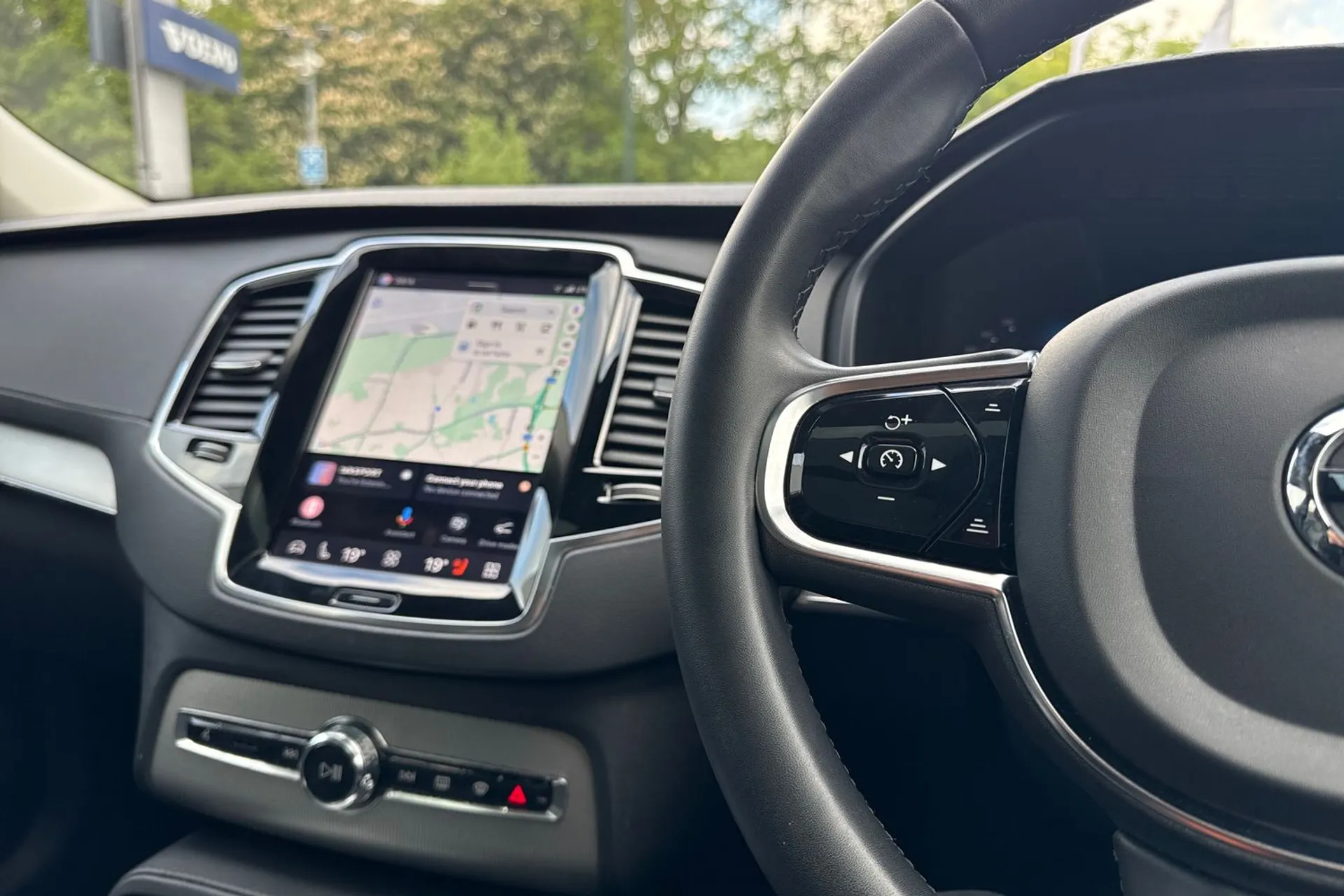 Volvo XC90 thumbnail image number 38