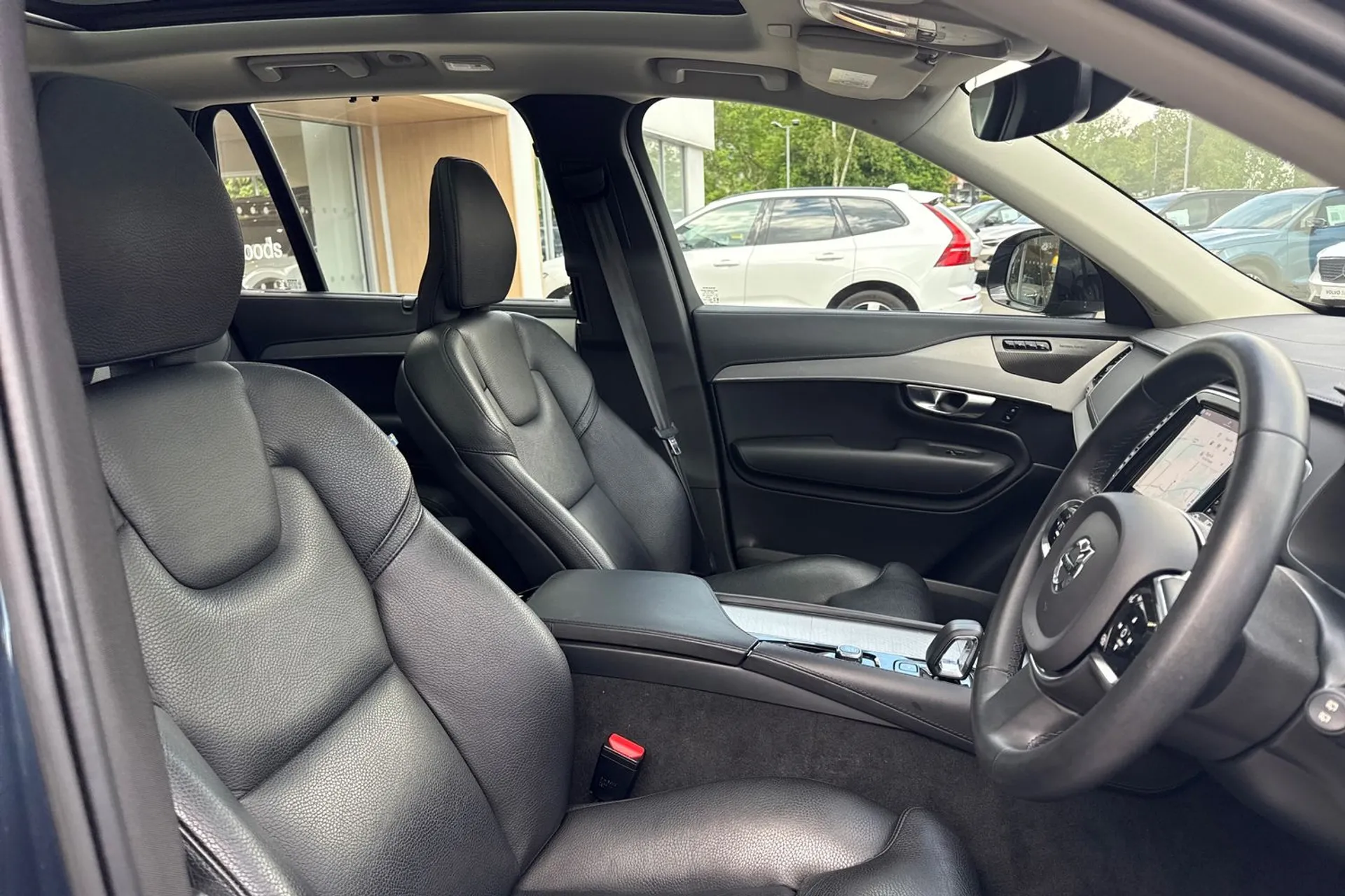 Volvo XC90 thumbnail image number 28